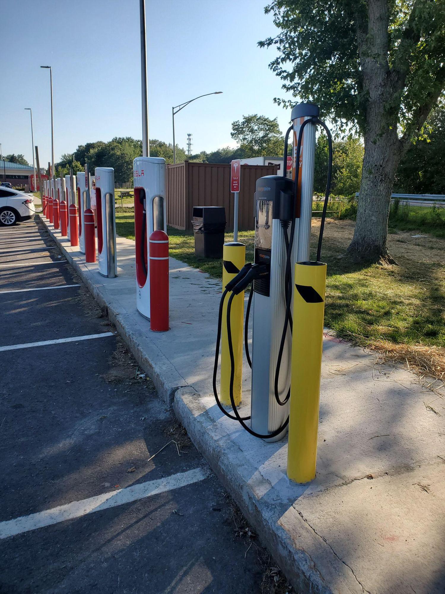 Kennebunk Service Plaza Southbound (2) Kennebunk, ME EV Station