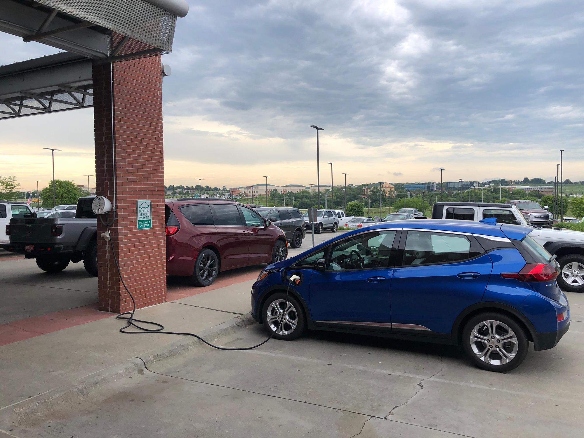 Baxter Chrysler Dodge Jeep Ram Omaha, NE EV Station