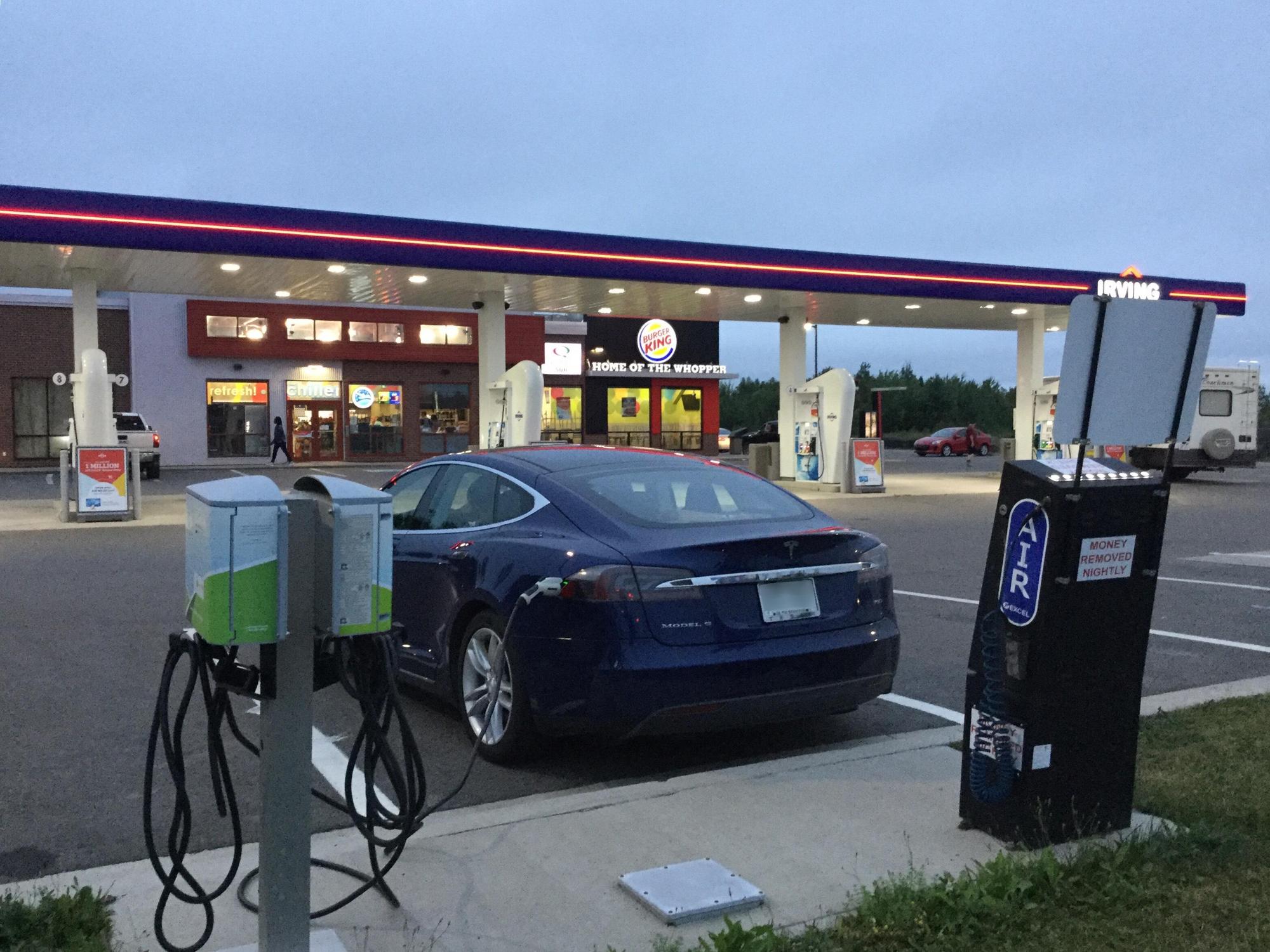 Crossroads Gas Station Hanwell, NB EV Station