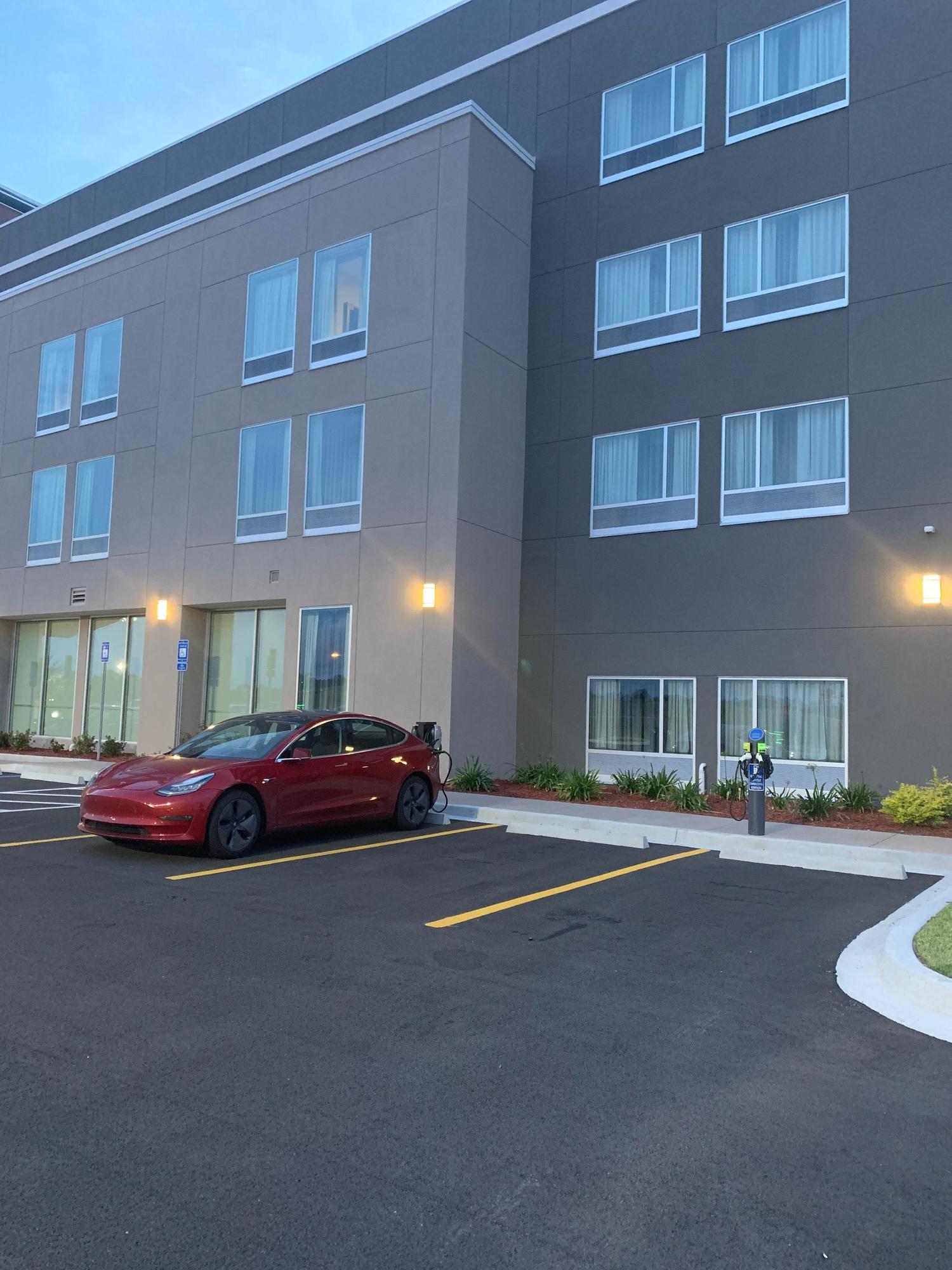 La Quinta Inn & Suites PlugShare