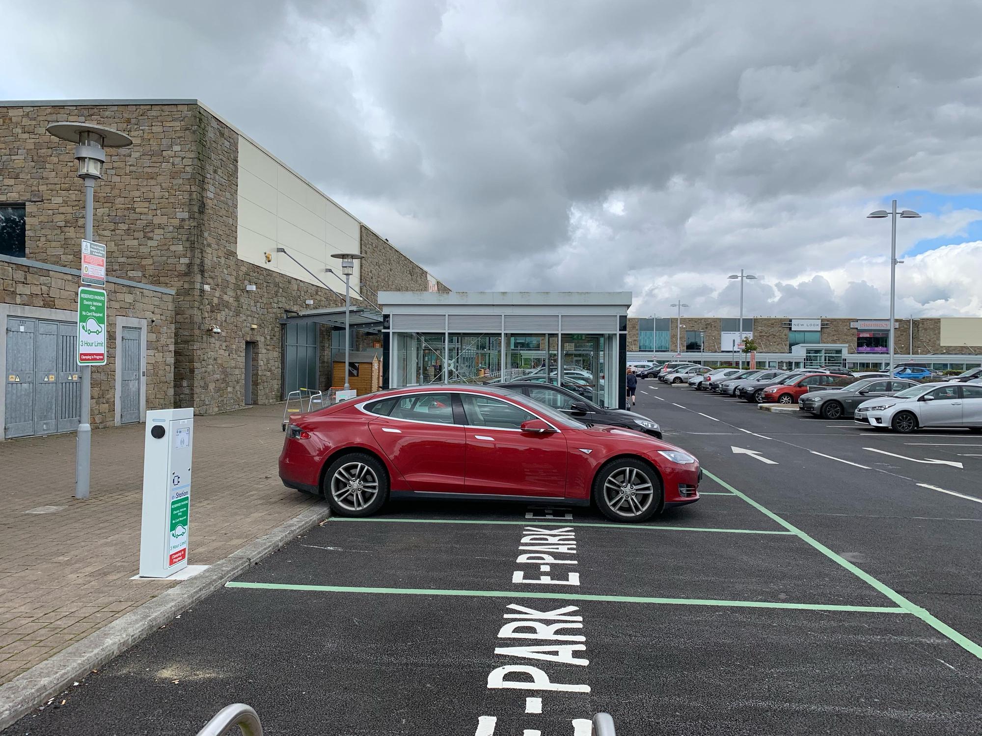 B&Q Galway Galway, G EV Station