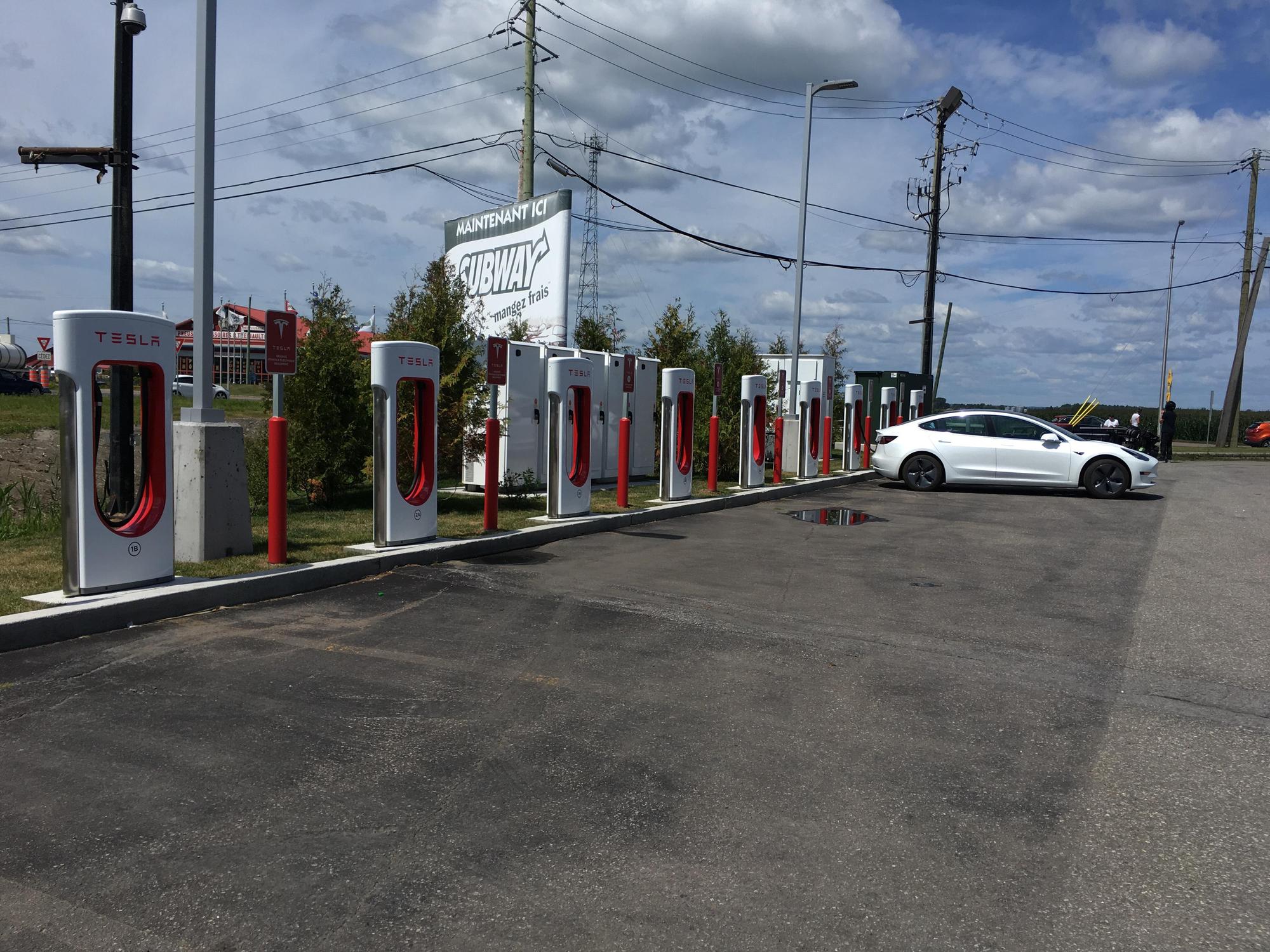 Halte 174 Yamachiche, QC EV Station