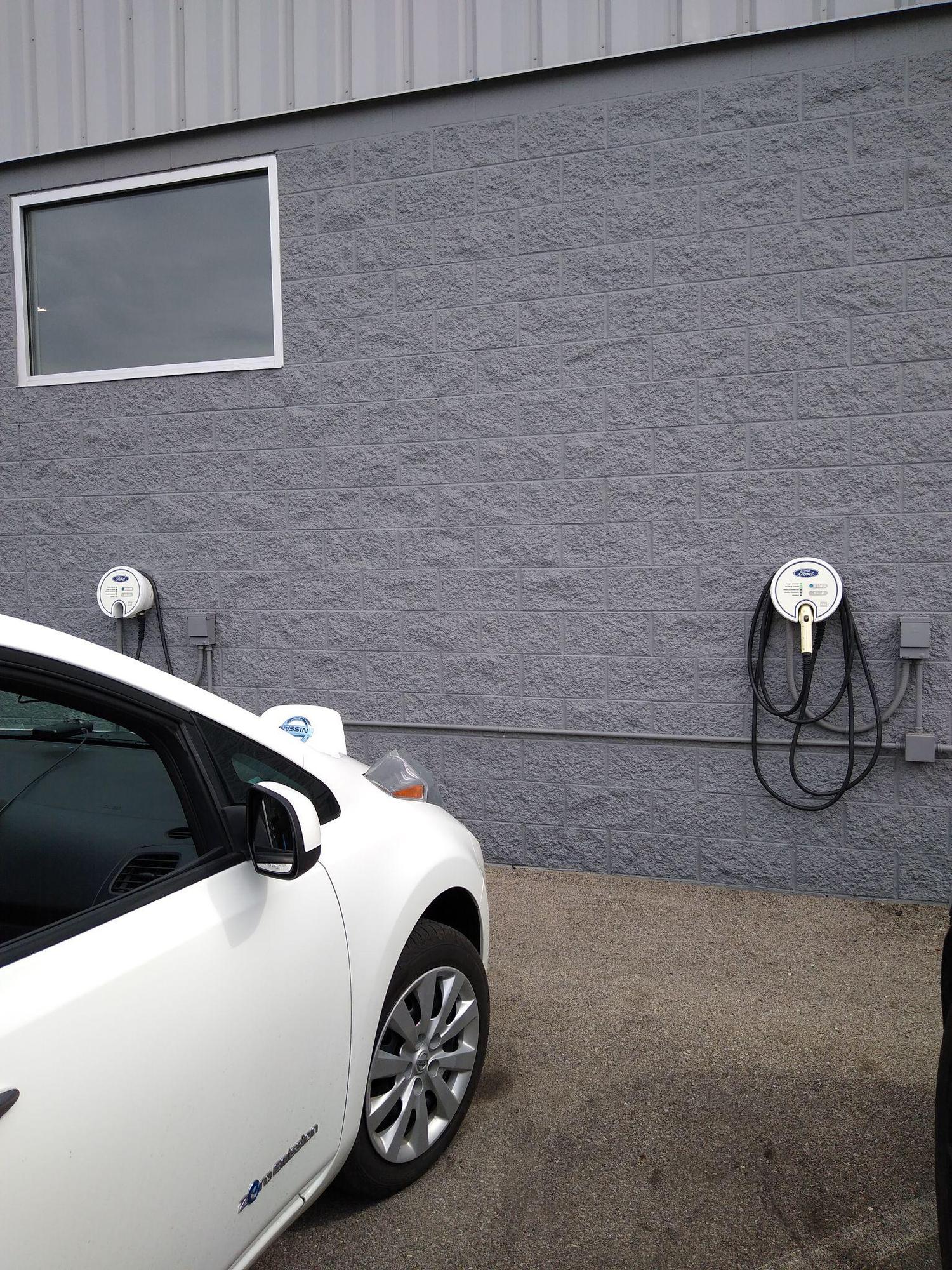 Seymour Ford Lincoln Jackson, MI EV Station