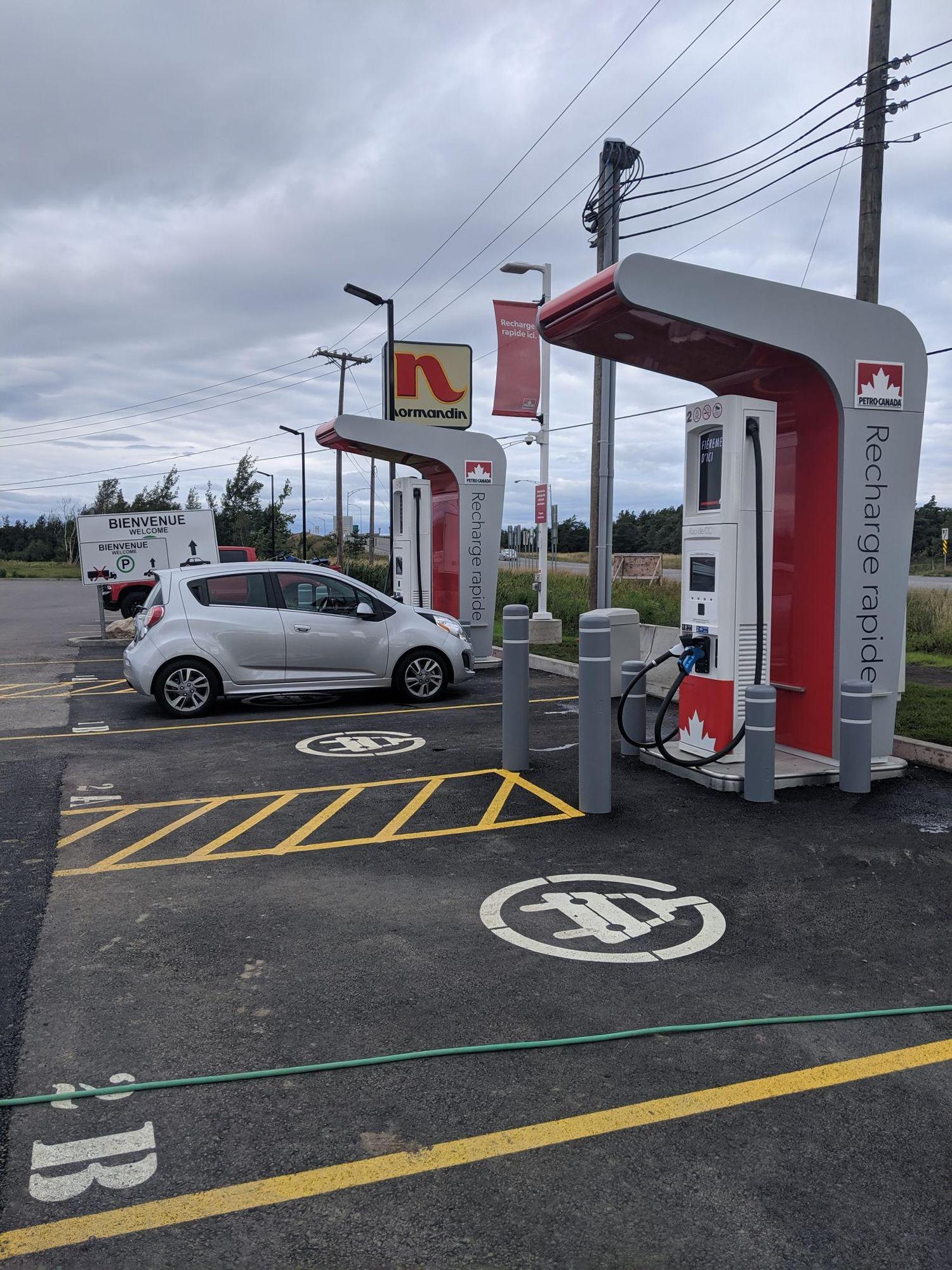 PetroCanada SaintJeanPortJoli SaintJeanPortJoli, QC EV Station