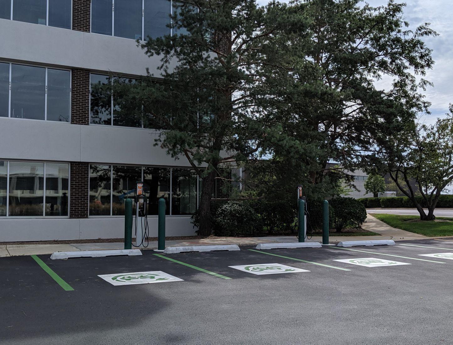 Walgreens Corporate (1) Deerfield, IL EV Station