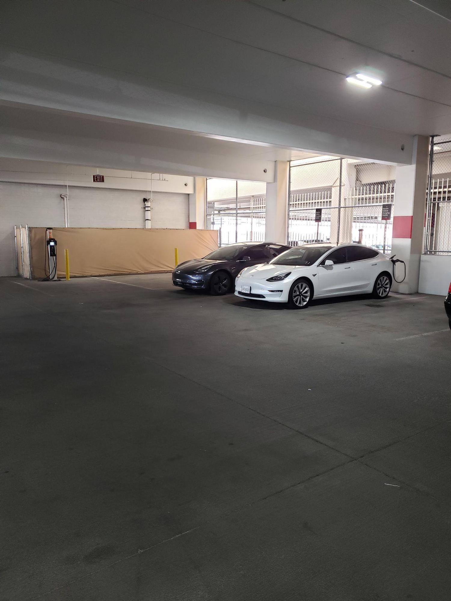 Excalibur Parking - xvz0w1m