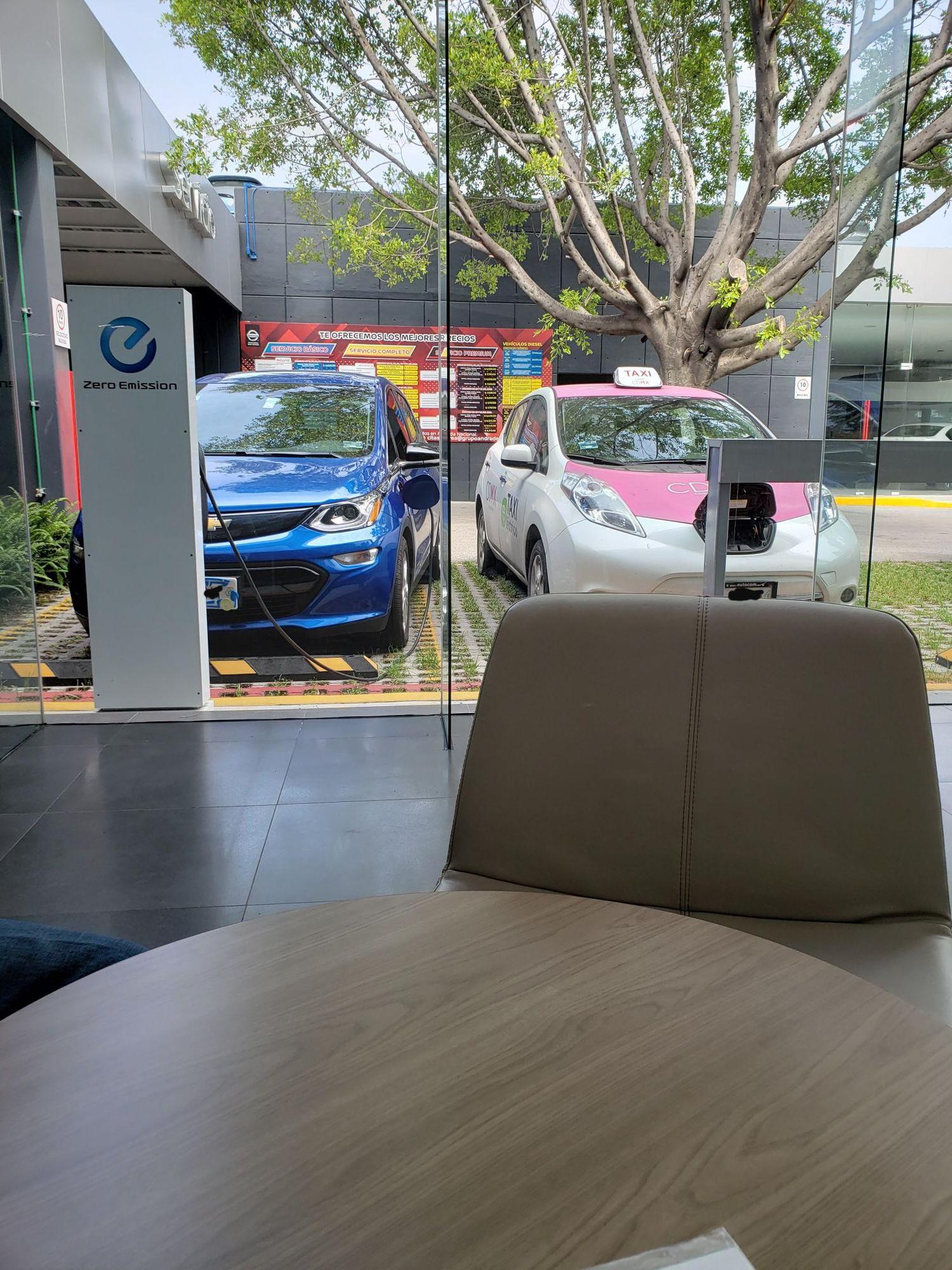 Nissan Aeropuerto México D.F., CDMX EV Station