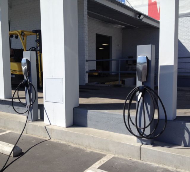 Tesla 5840 W Centinela Ave