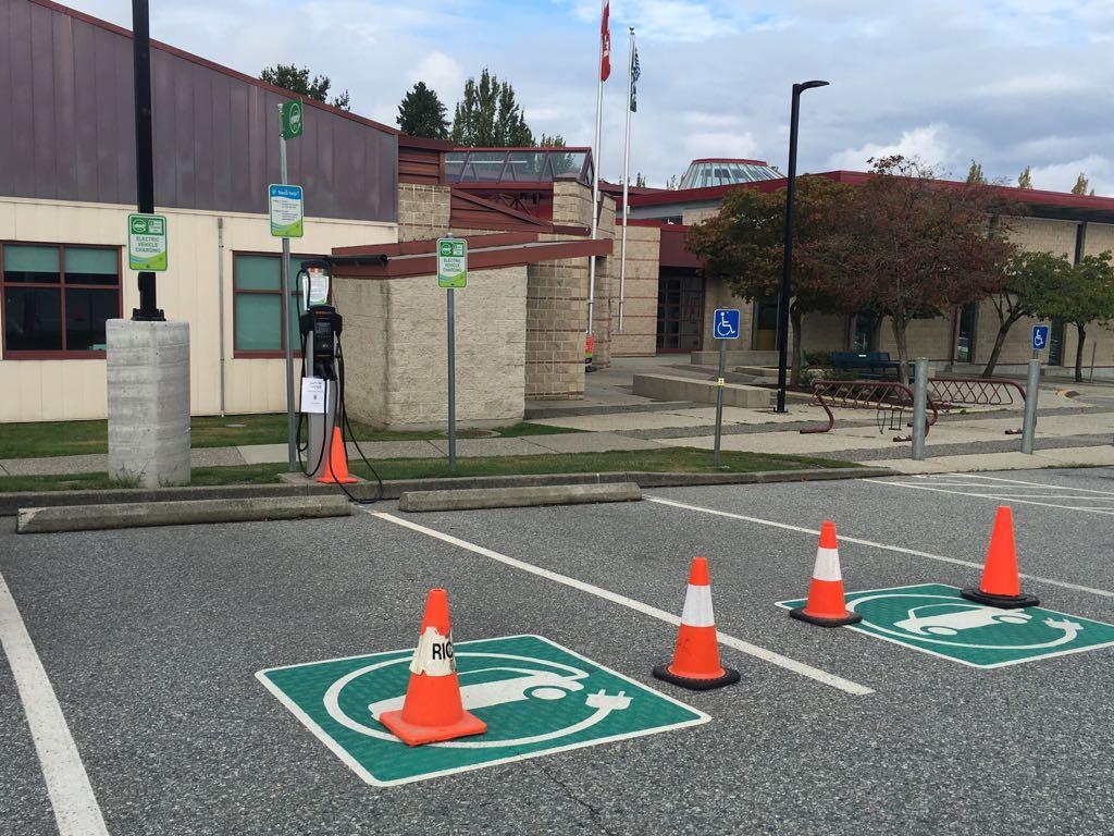 Walnut Grove Community Centre Langley Twp, BC EV Station