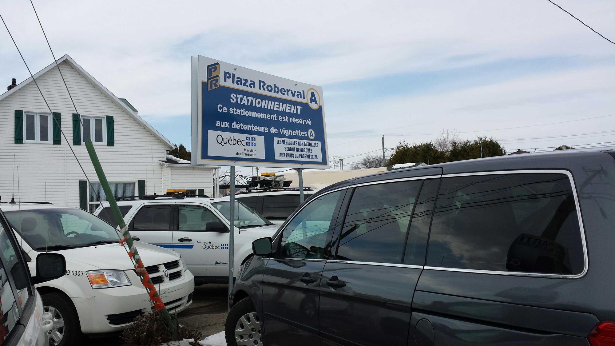 Plaza Roberval MTQ Roberval, QC EV Station