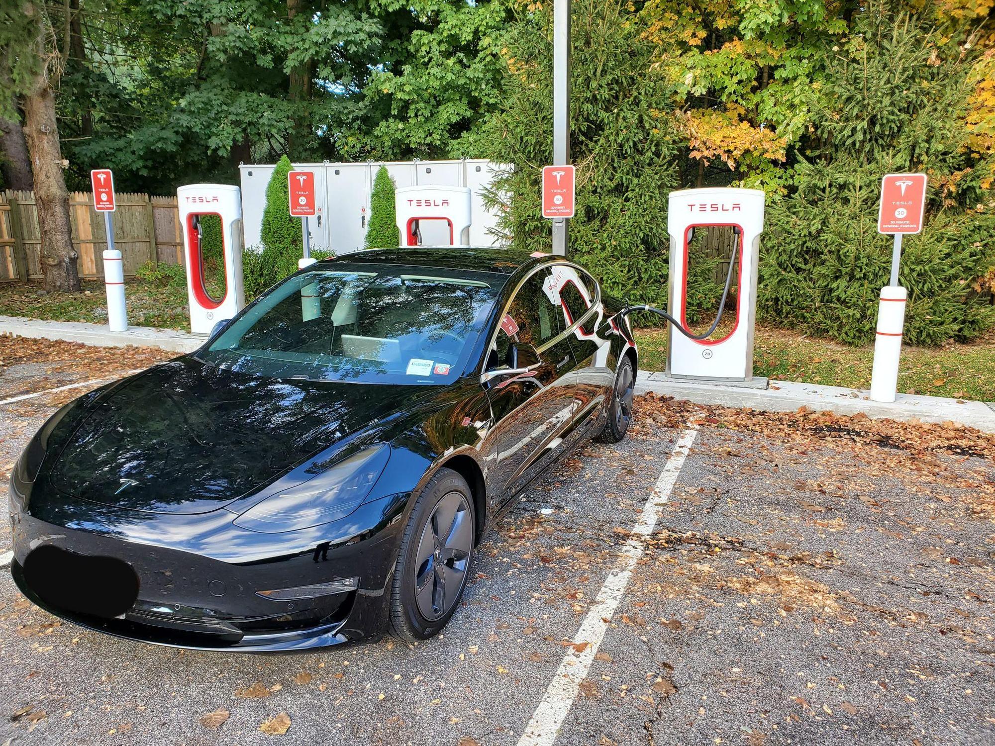 Staples Plaza Yorktown Heights, NY EV Station