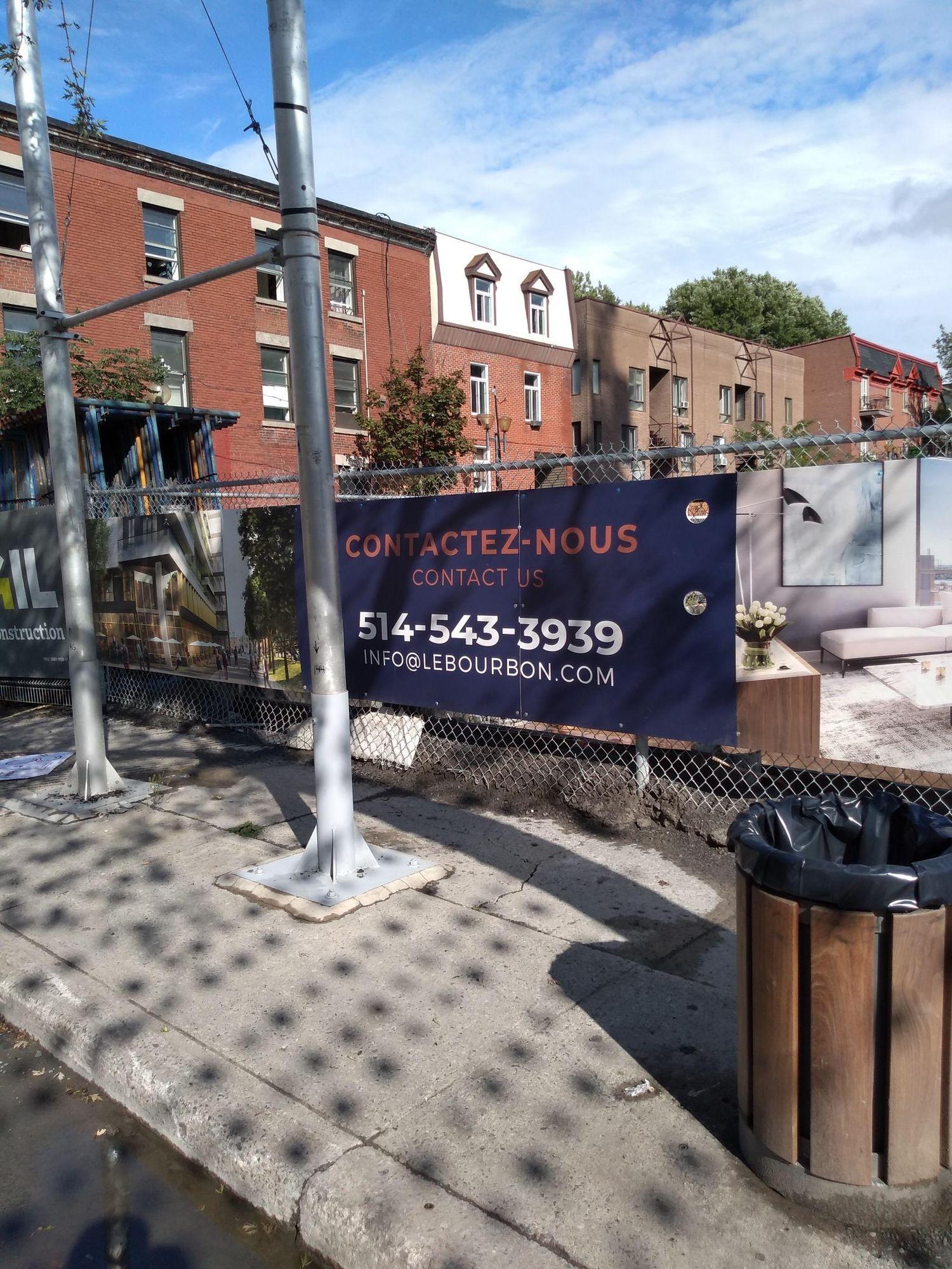 Condos Le Bourbon Soon) Montréal, QC EV Station