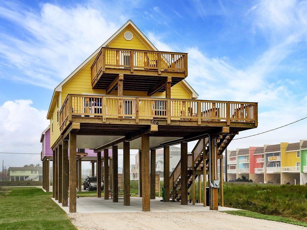 Surfside Paradise Beach House Surfside Beach, TX EV Station