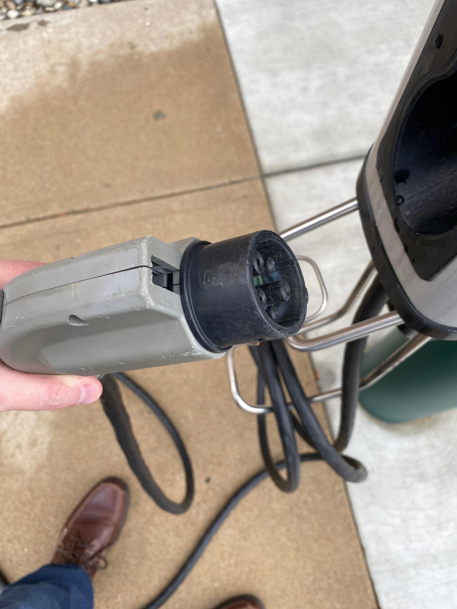 Walgreens KCMO, MO EV Station