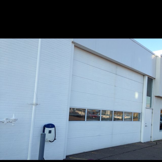 New Brighton Ford New Brighton, MN EV Station