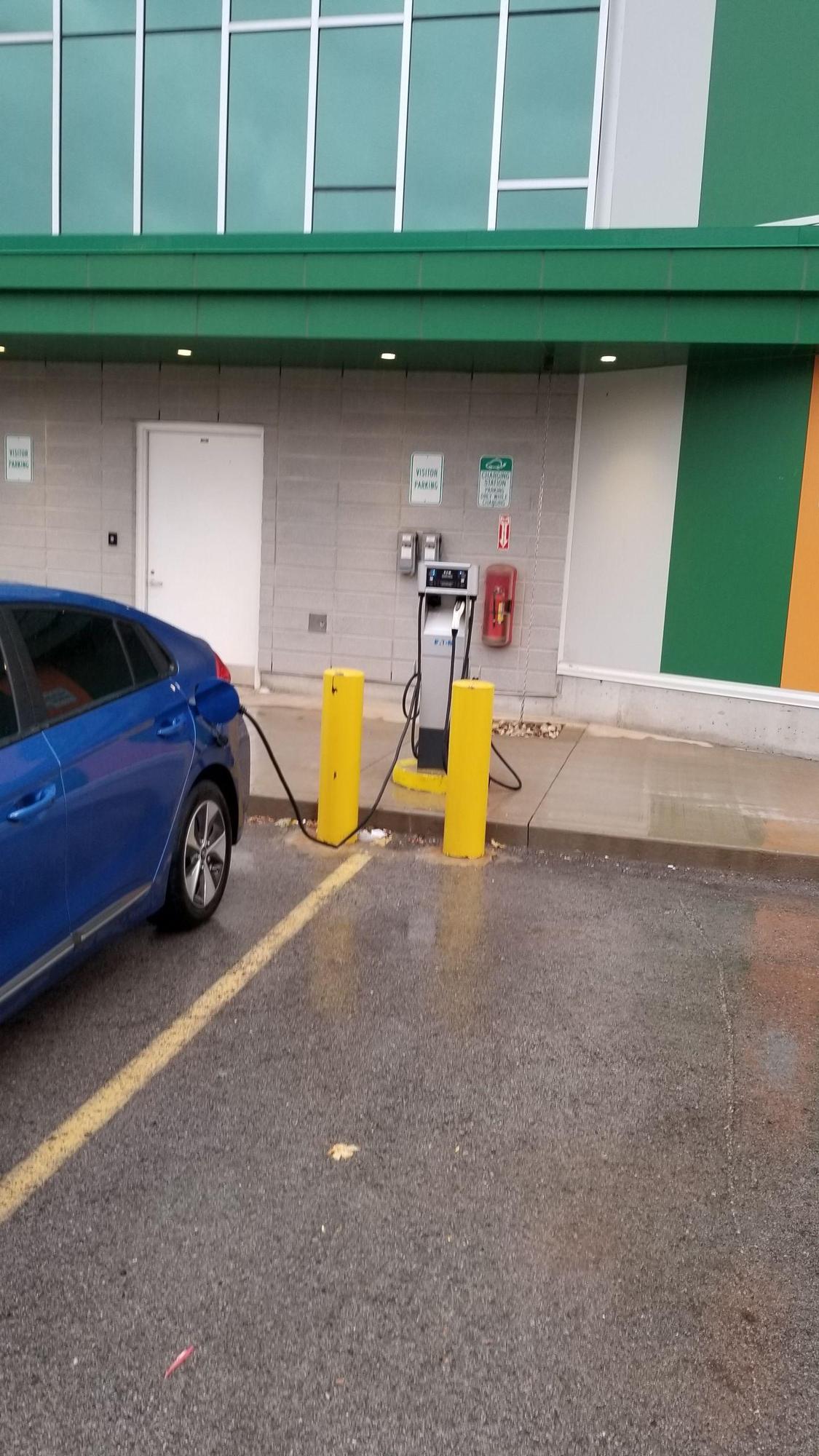 Durham Region Transit Depot Oshawa, ON EV Station