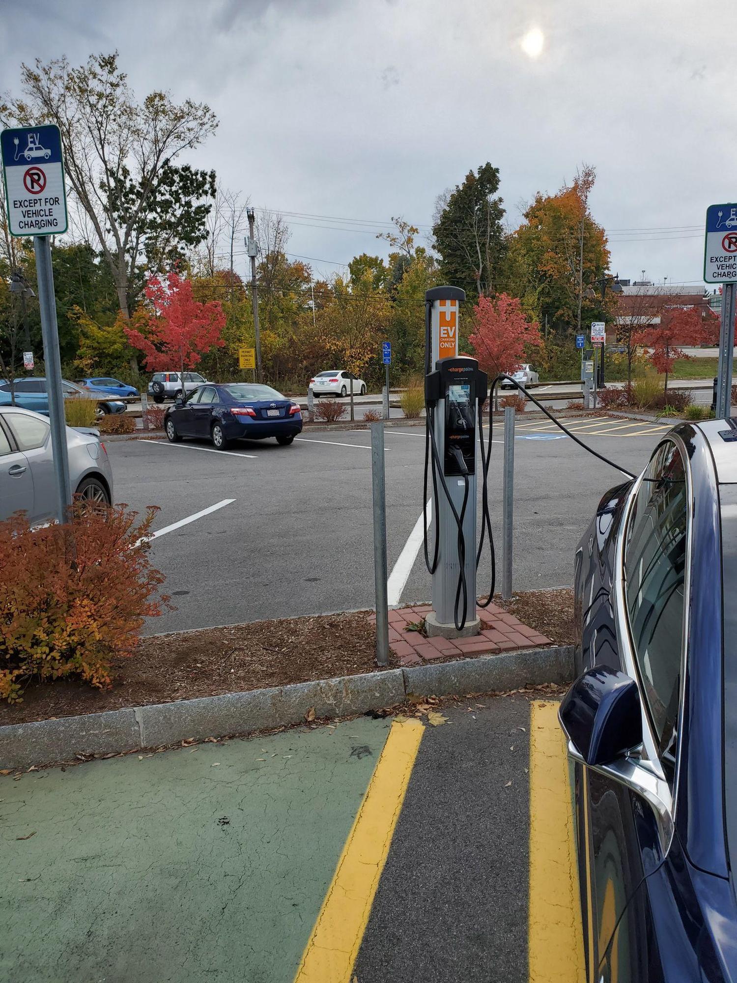 Pettee Brook Lot Durham, NH EV Station