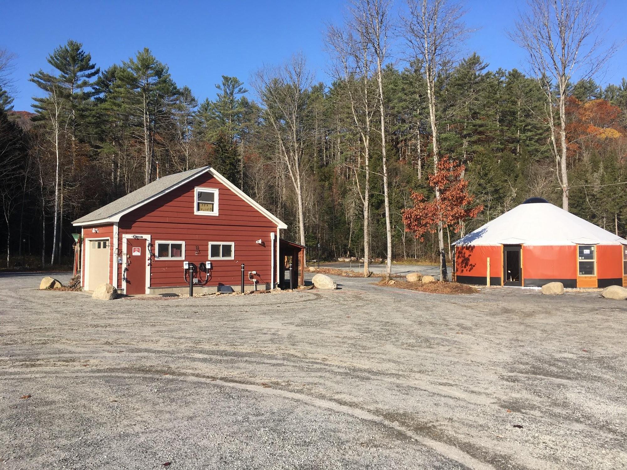 becksTAVERN at Gore Mountain Lodge Johnsburg, NY EV Station