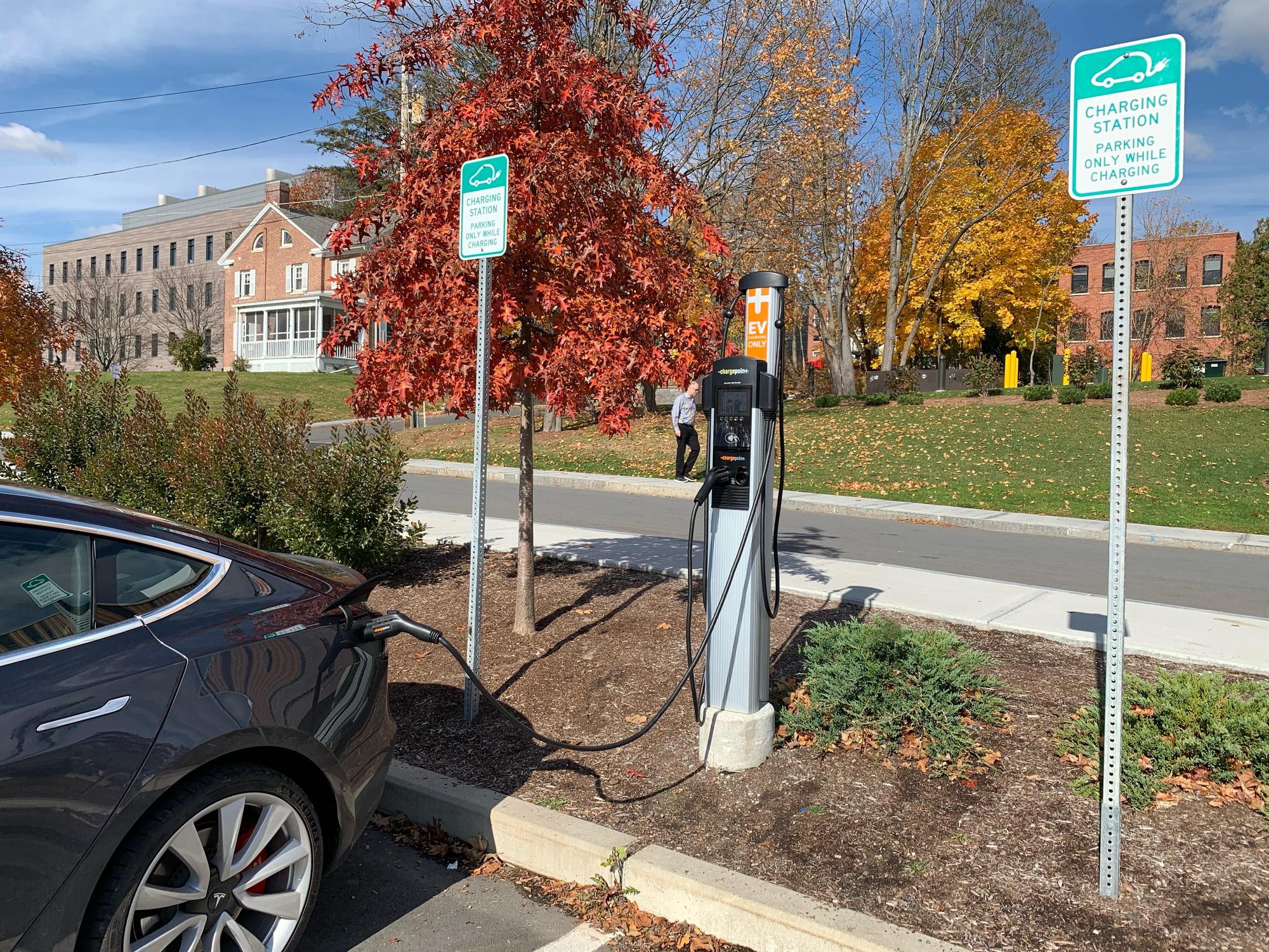 Williamstown Town Parking Lot Williamstown, MA EV Station