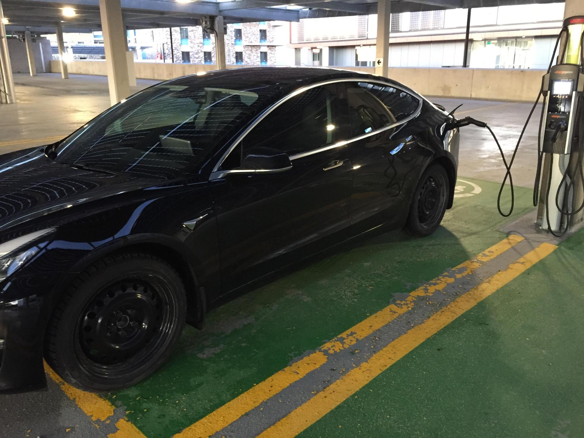 Sifton Centre London, ON EV Station