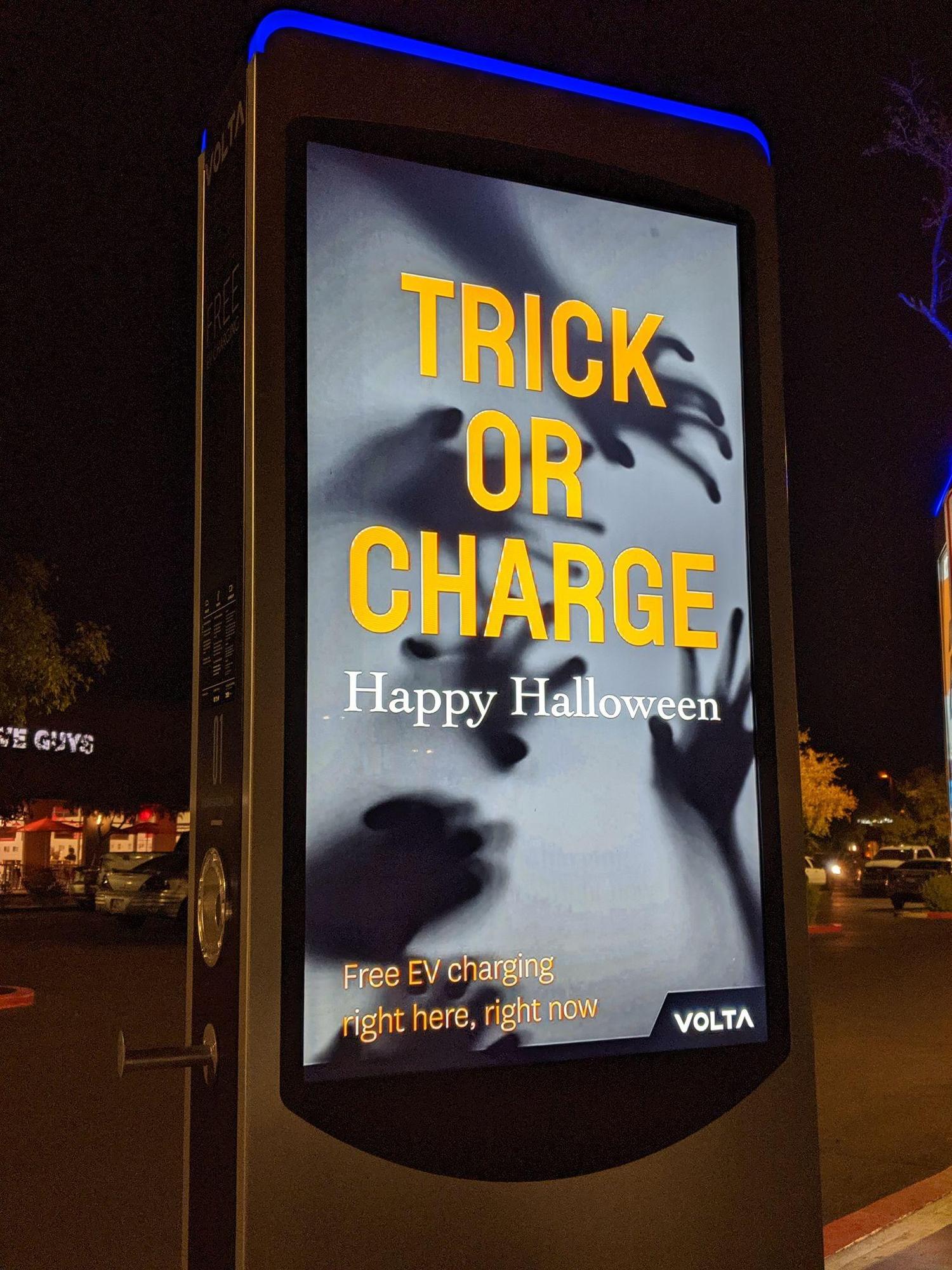 Arrowhead Crossing Peoria, AZ EV Station