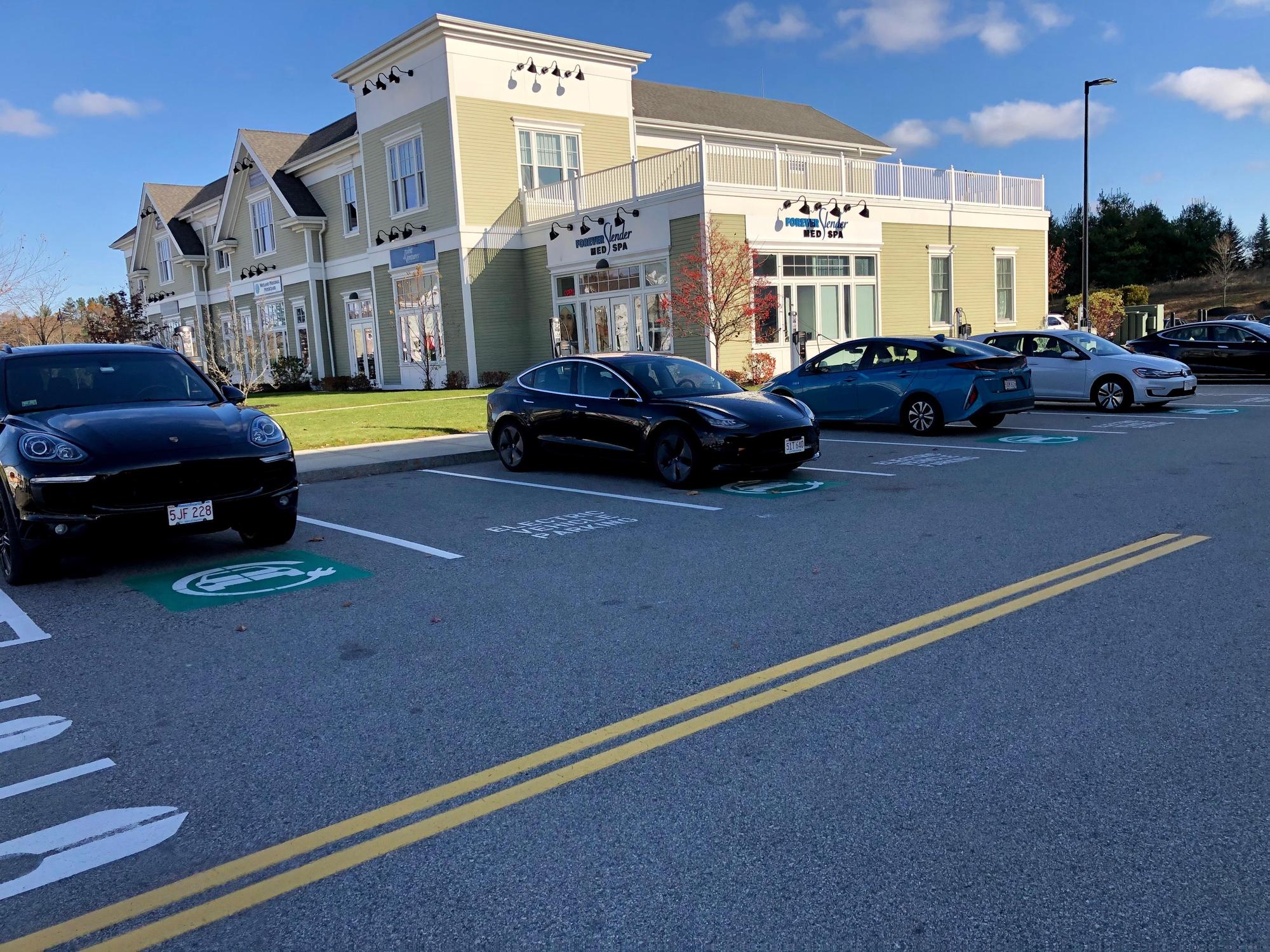 Stop & Shop Wayland Wayland, MA EV Station