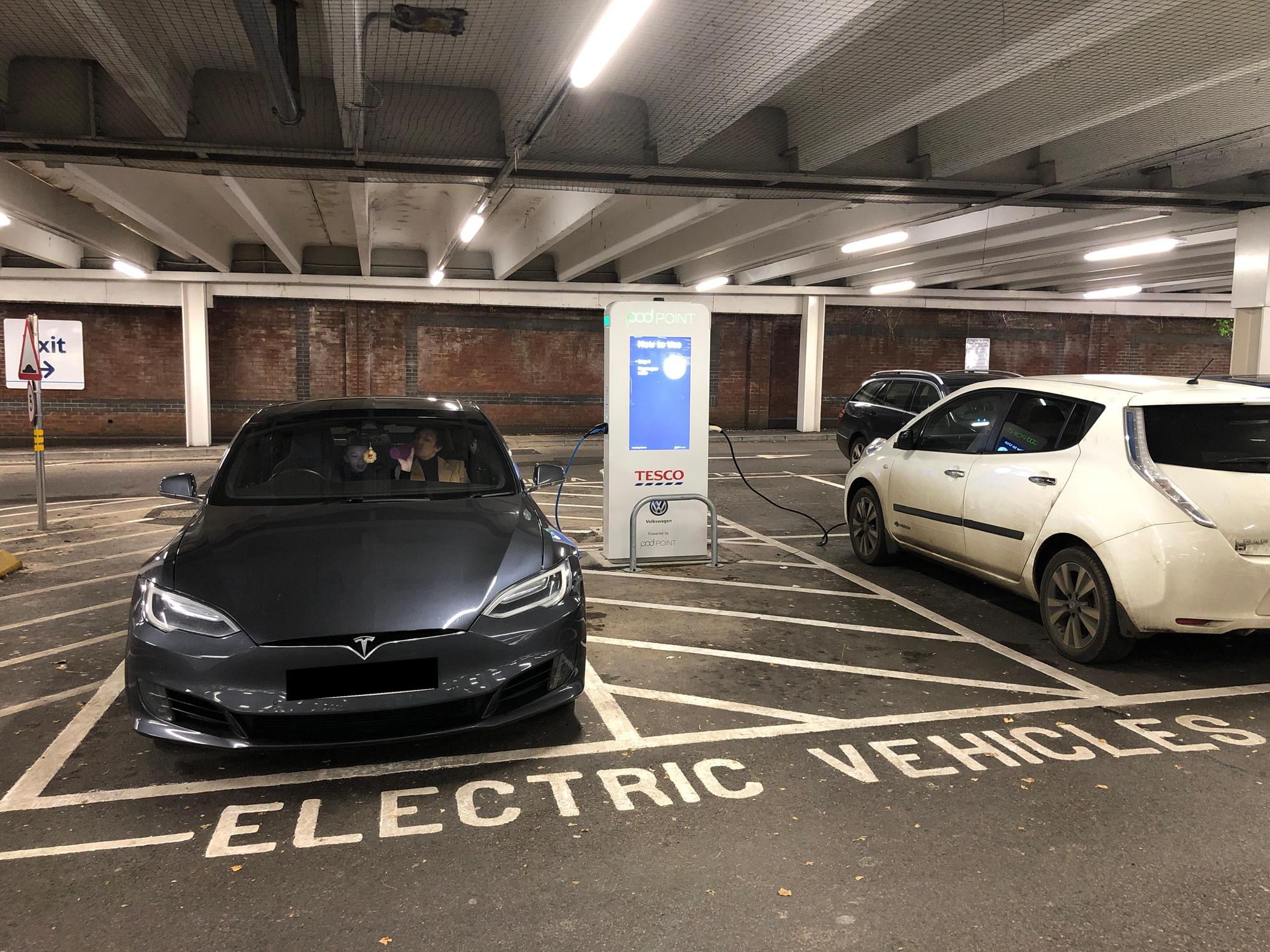 Tesco Extra Yeovil Queensway, Huish, Yeovil, BA20 1DL, United Kingdom EV Station