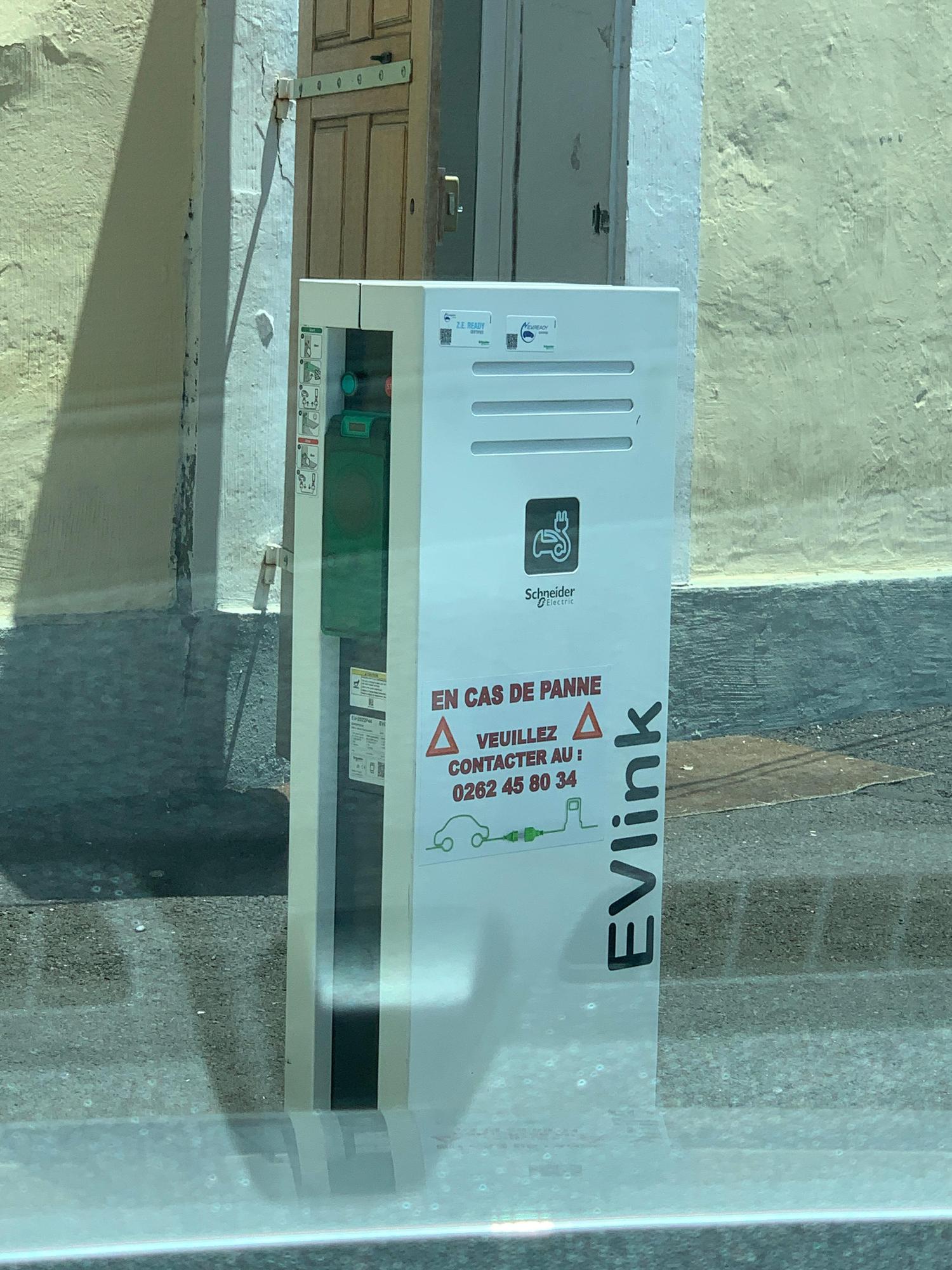 Mairie de SaintPaul Rue François Lenormand, 97460 SaintPaul, La Réunion EV Station