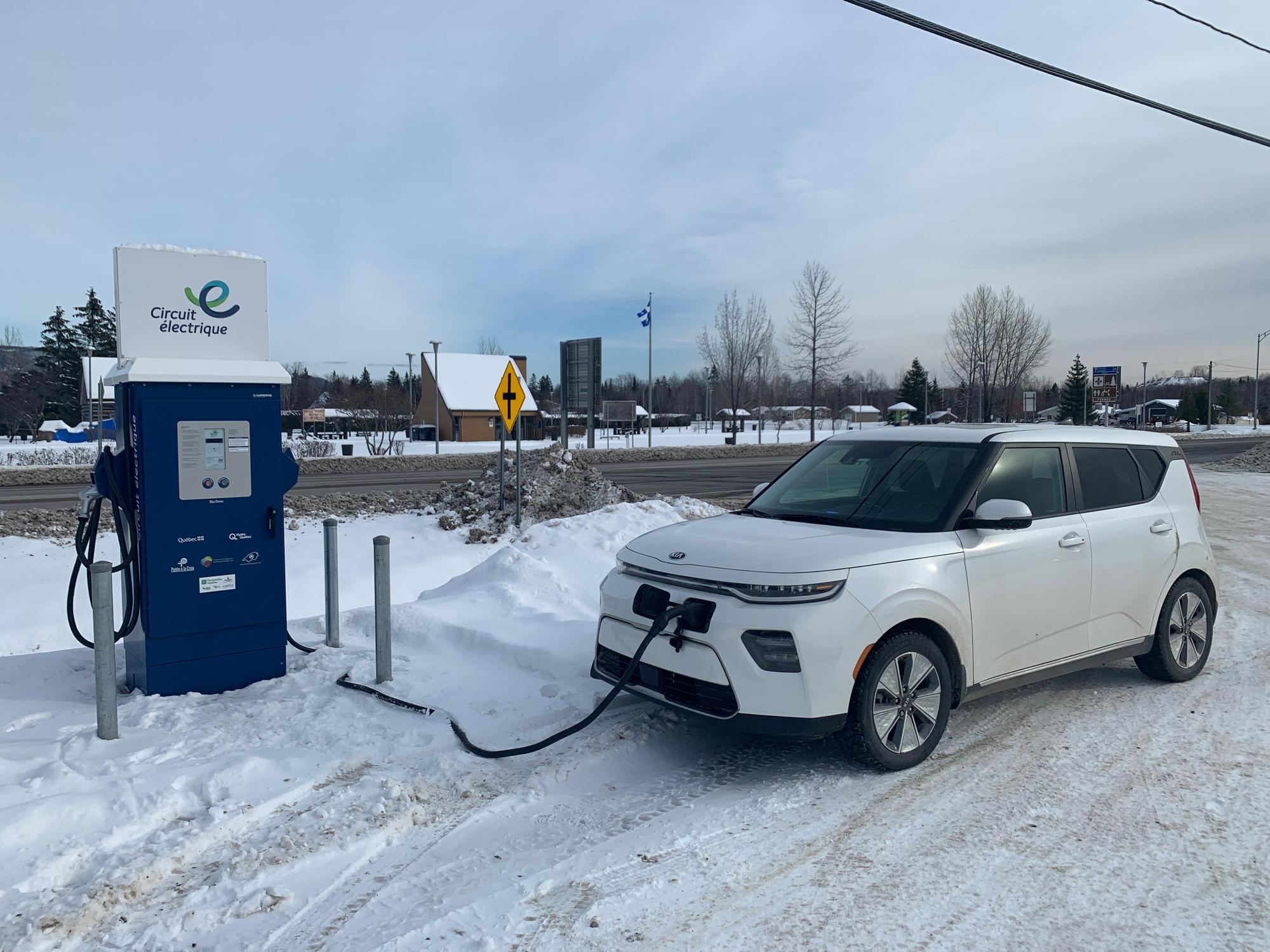 Môtel Interprovincial PointeàlaCroix, QC EV Station