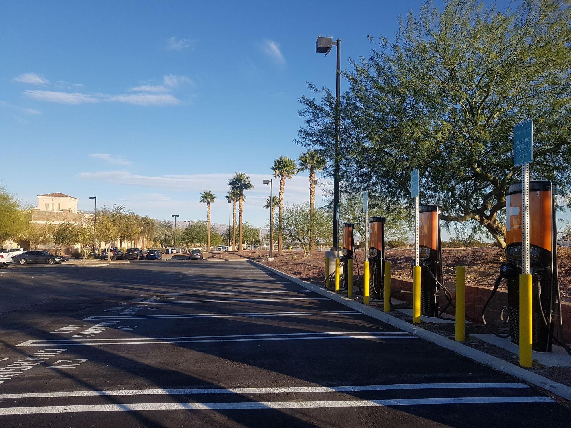 Palm Desert Kohl's Palm Desert, CA EV Station