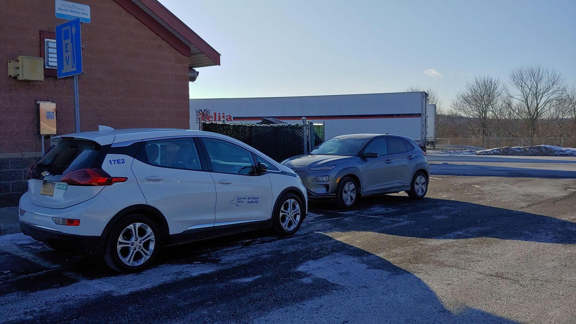 Modena Travel Plaza Southbound I87 MP 66 Wallkill, NY EV Station