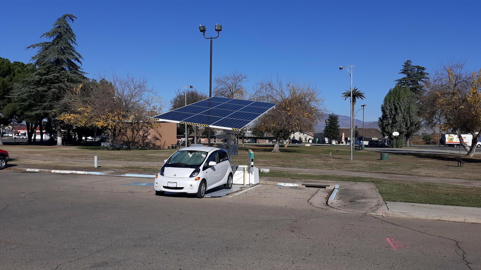 Orange Cove City Hall Orange Cove, CA EV Station