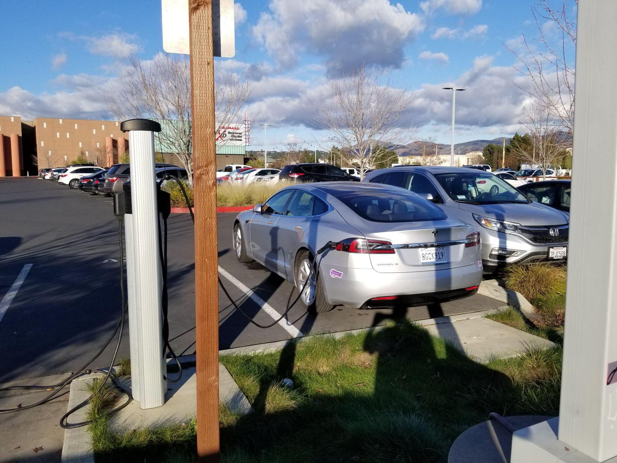 Century Theatres Napa Napa, CA EV Station