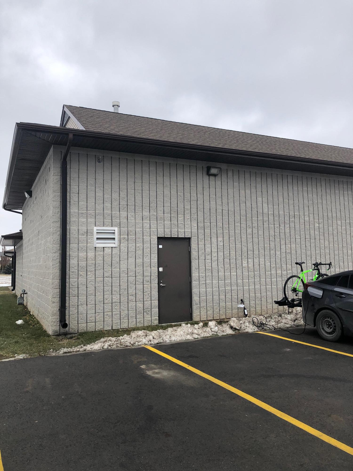 cedar-creek-public-school-ayr-on-ev-station