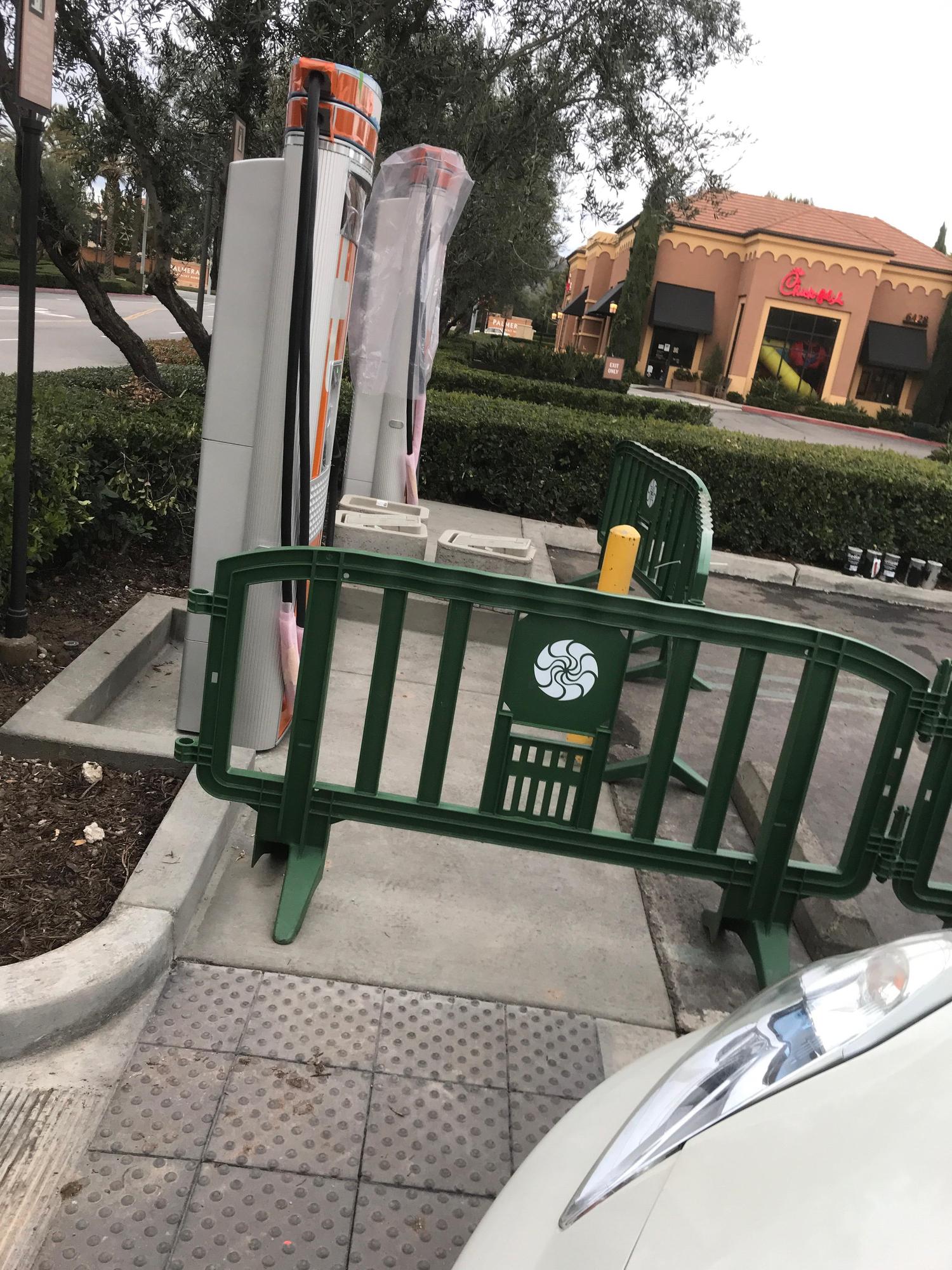 Woodbury Town Center Chipotle Irvine, CA EV Station