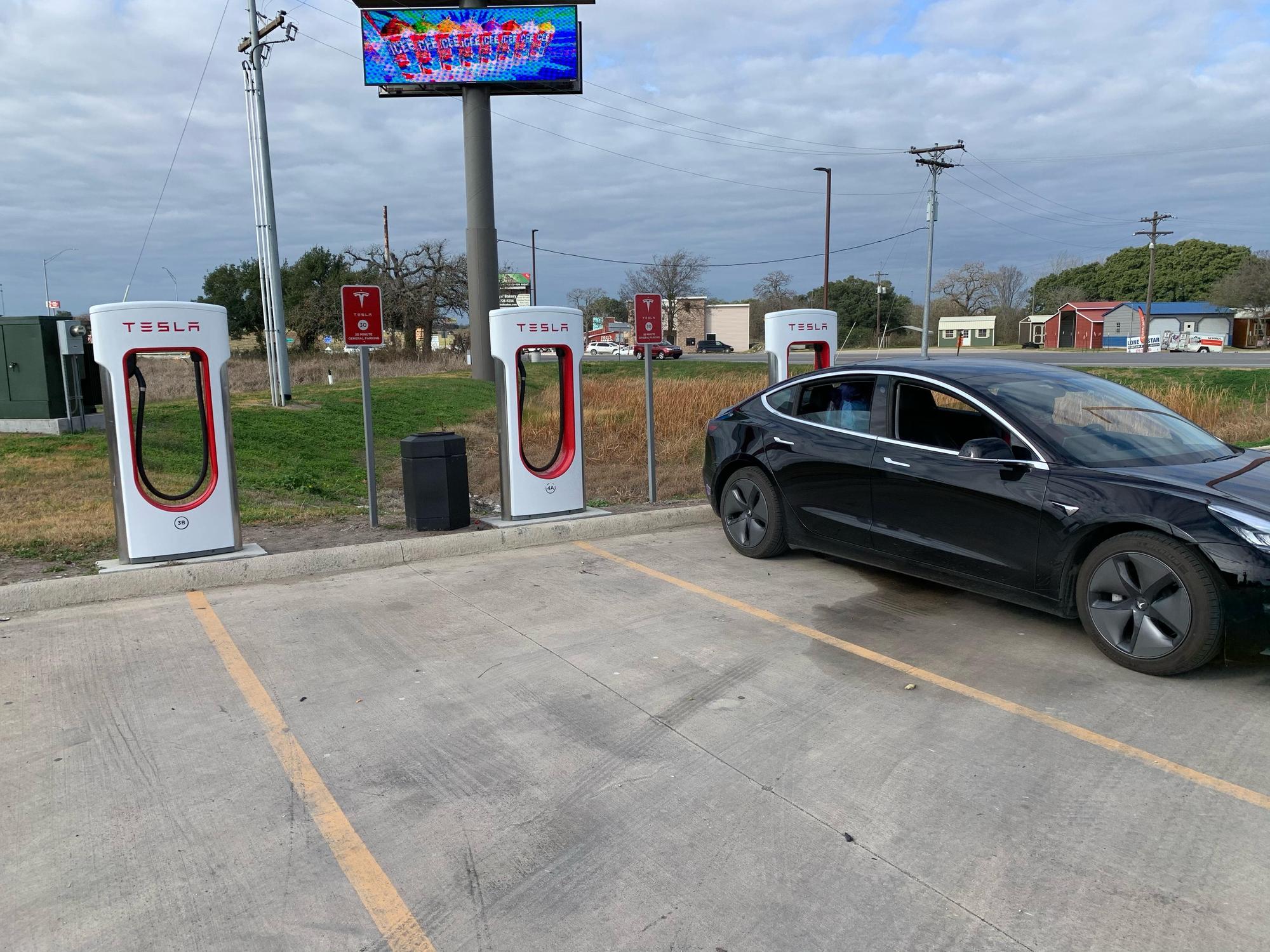 Amigos Country Corner & Travel Center Flatonia, TX EV Station