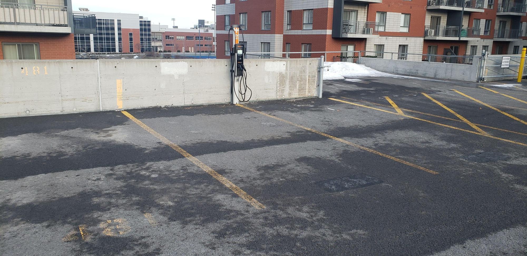 Condos Urbania 1 Laval, QC EV Station