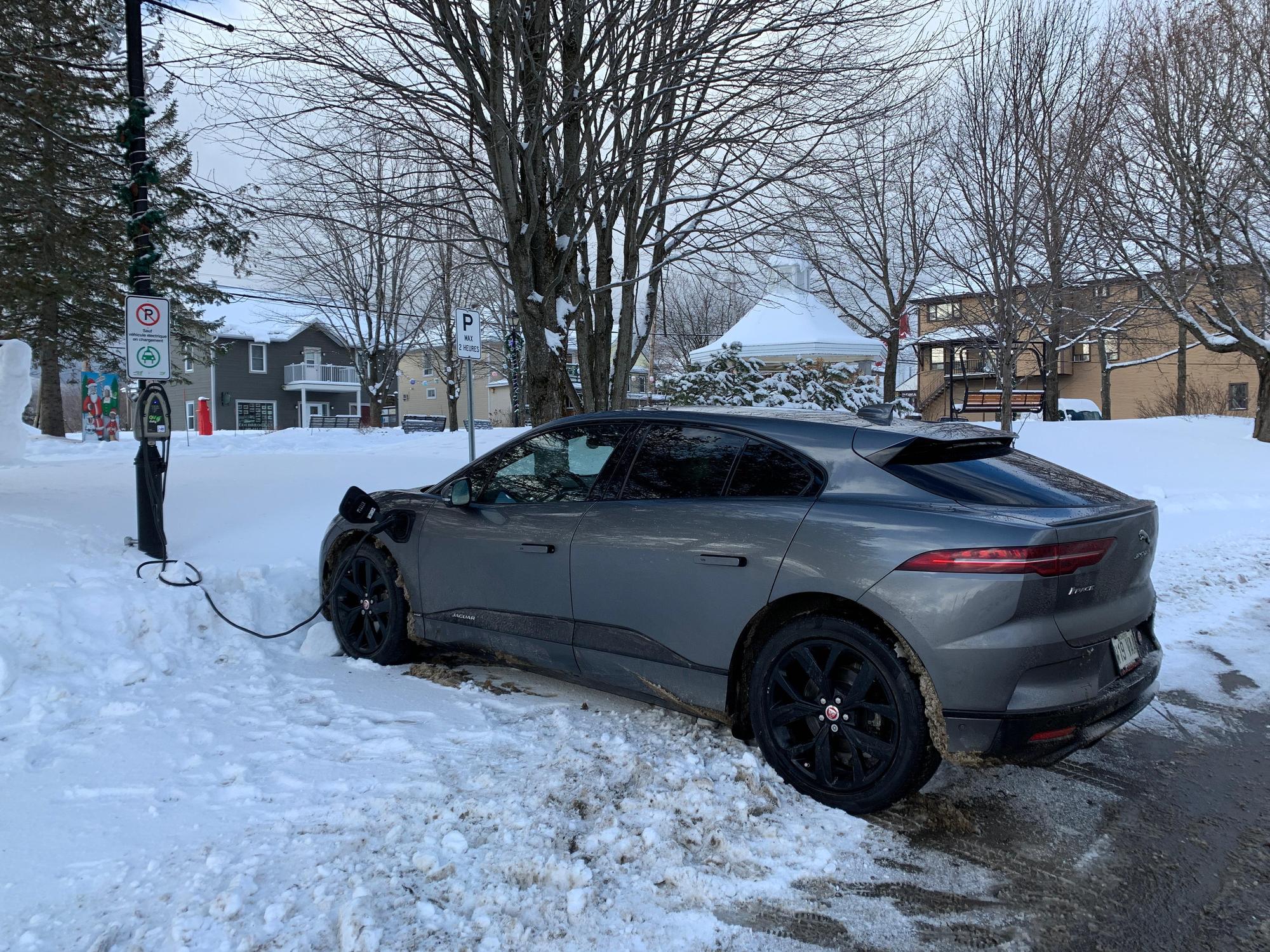 Parc Mansonville Mansonville, QC EV Station
