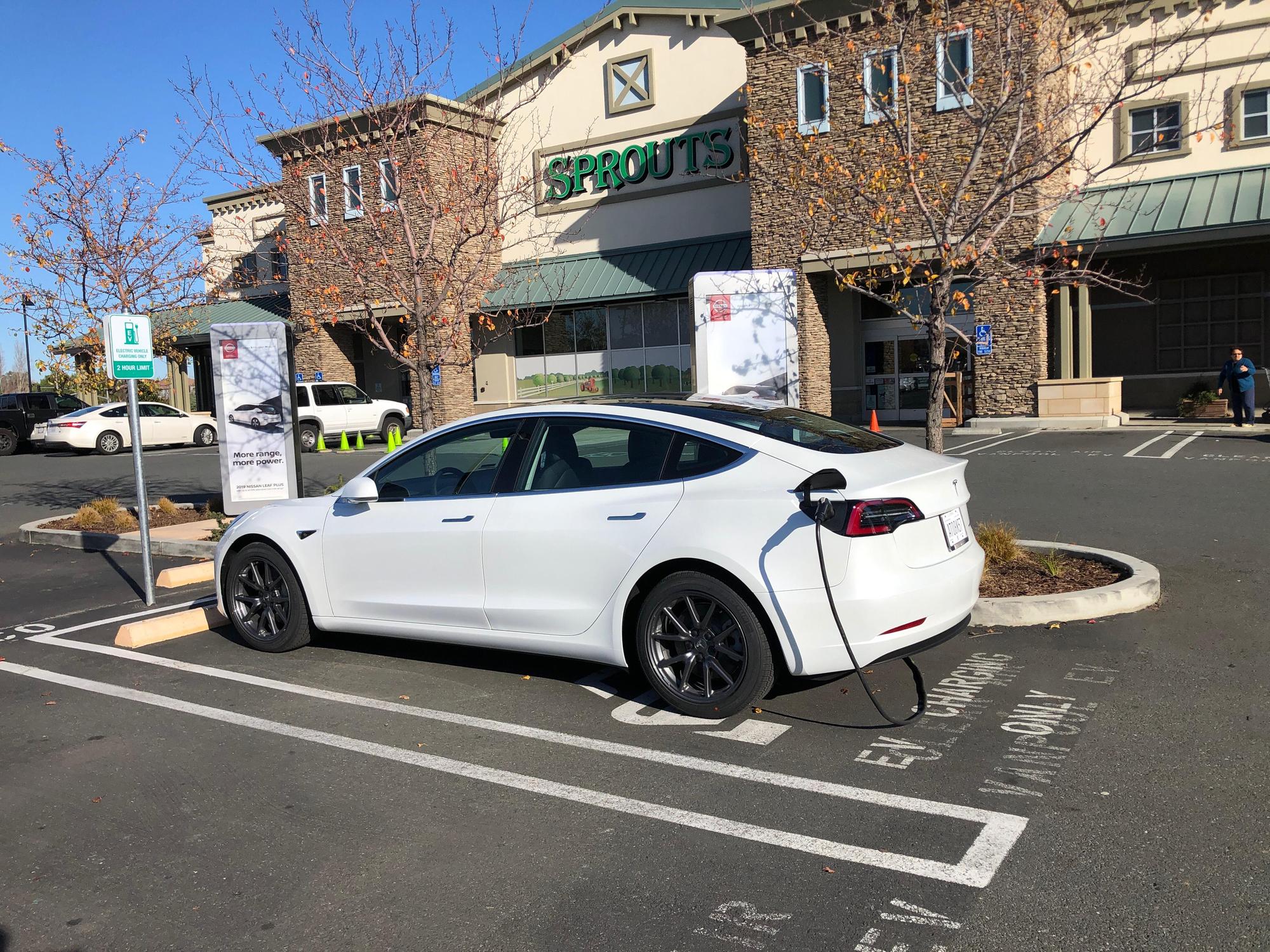 The Streets of Brentwood Sprouts Farmers Market Brentwood, CA EV