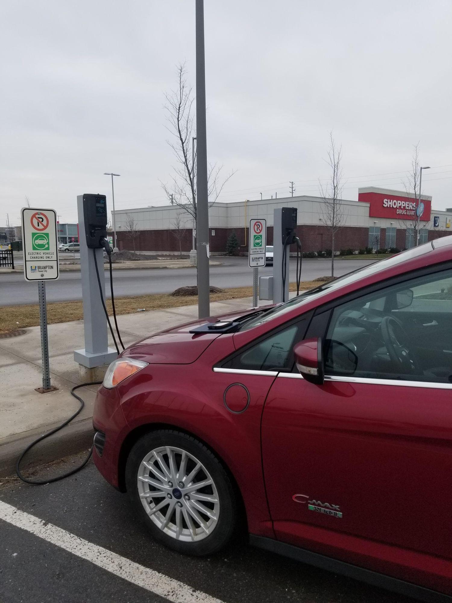 Springdale Branch Library | Brampton, ON | EV Station