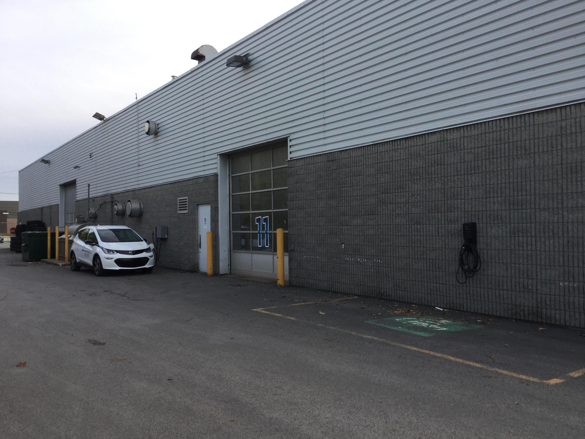Hamel Chevrolet Montréal, QC EV Station