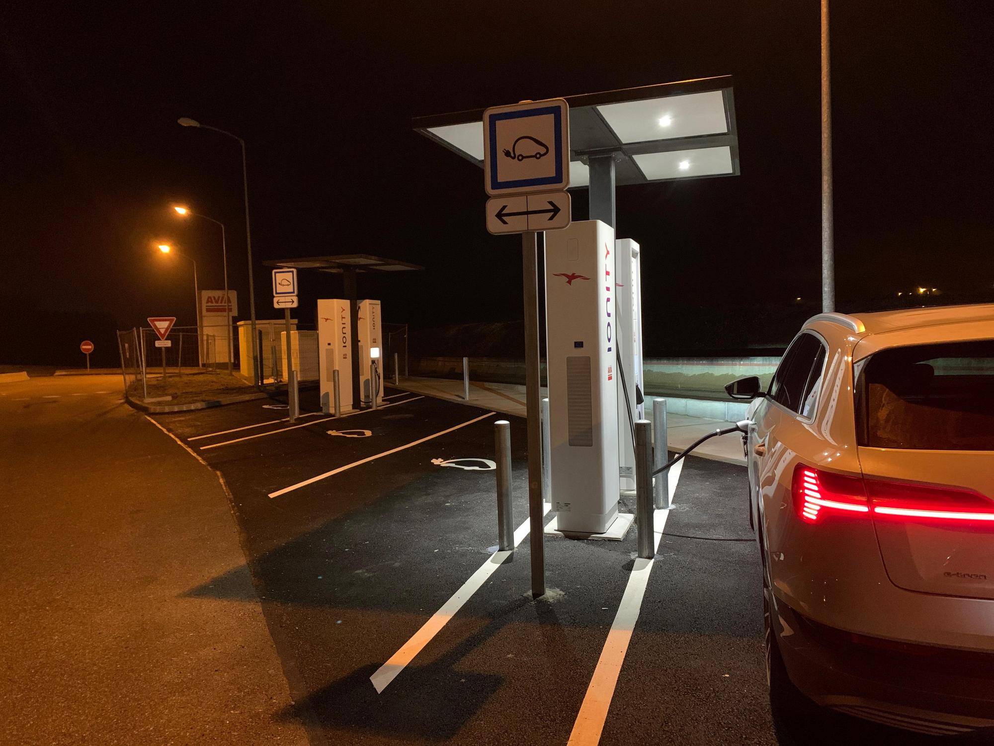 Autogrill Aire De Langres - Noidant - A31 Photos