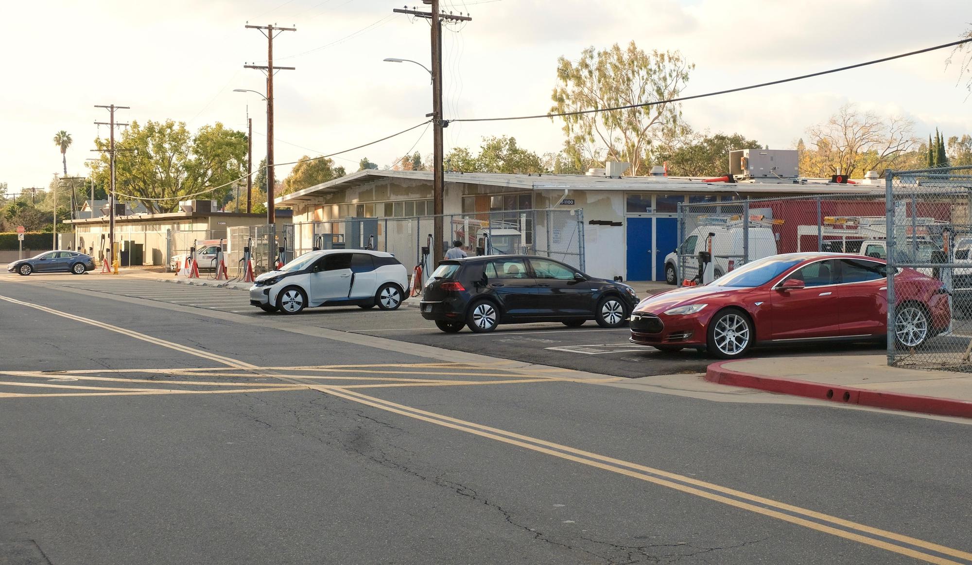 Cal State Fullerton Shipping & Receiving Fullerton, CA EV Station