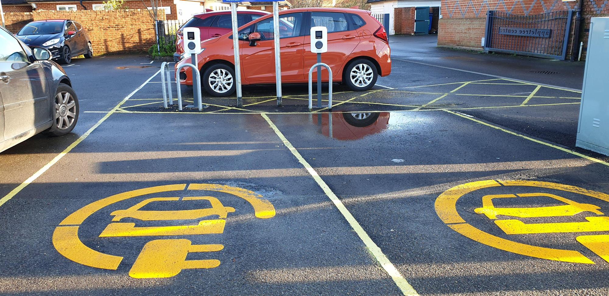 Princes St Car Park 4 Princes Rd, Romsey SO51 8DS, UK EV Station