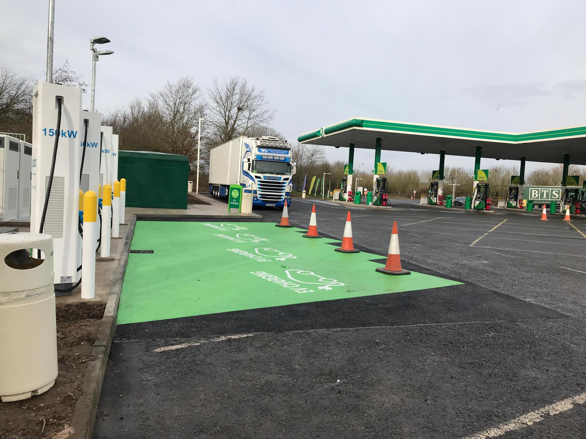 BP Reading Eastbound Services M4 BP Station, M4 Motorway (E) Jct 11/