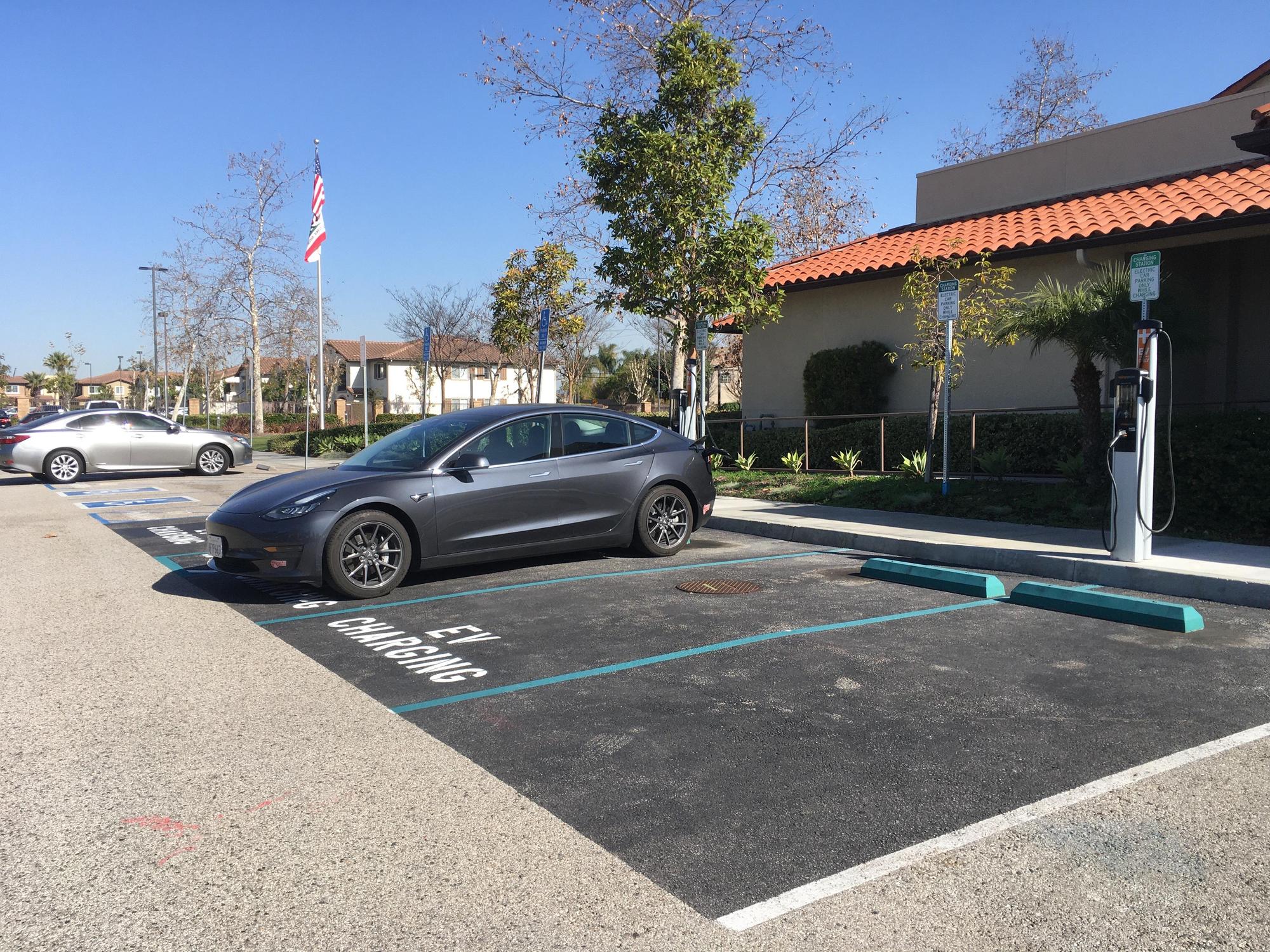 Fountain Valley Senior Recreation Center Fountain Valley, CA EV Station