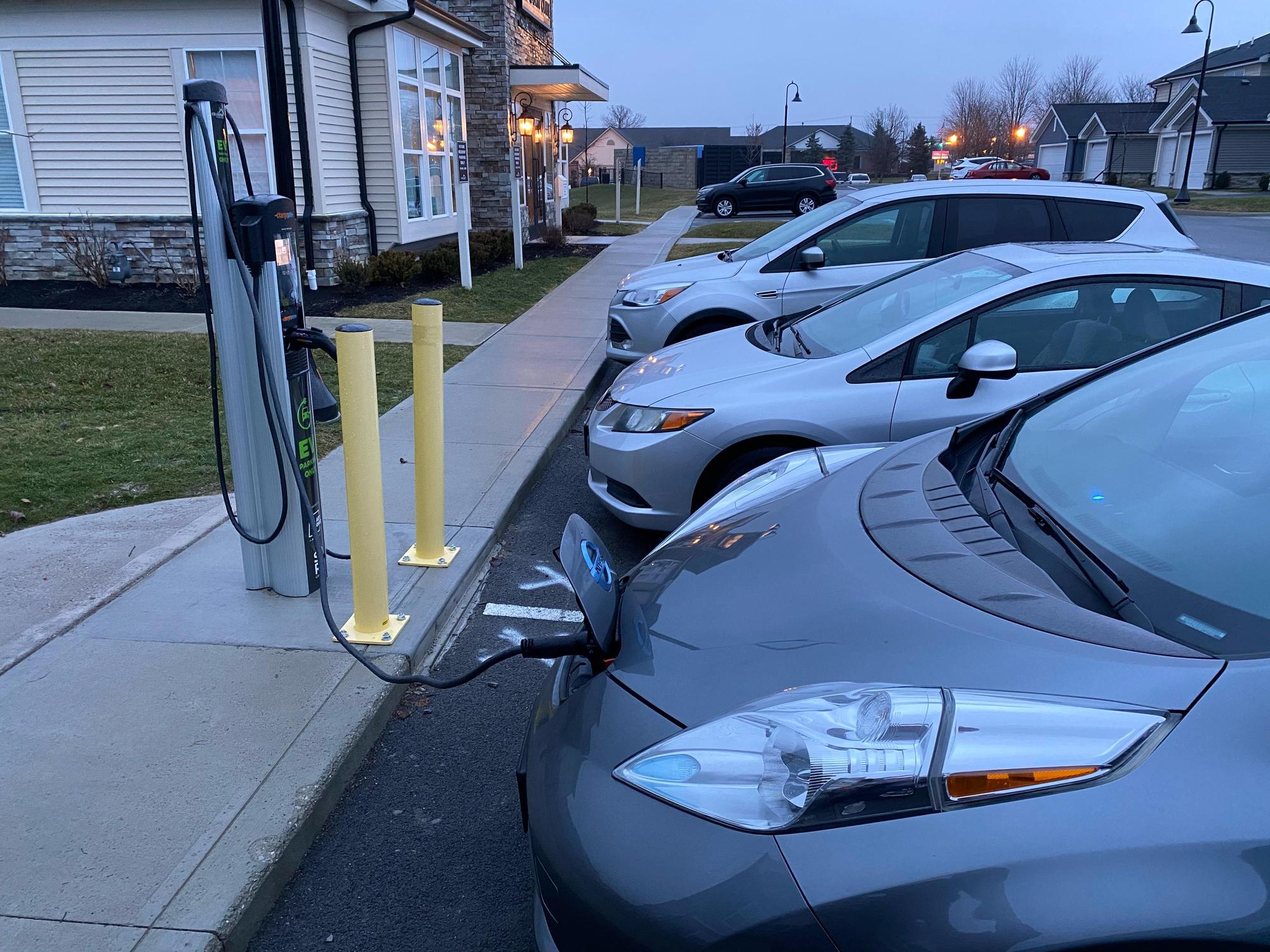 Sunbury Pointe Apartments House) Sunbury, OH EV Station