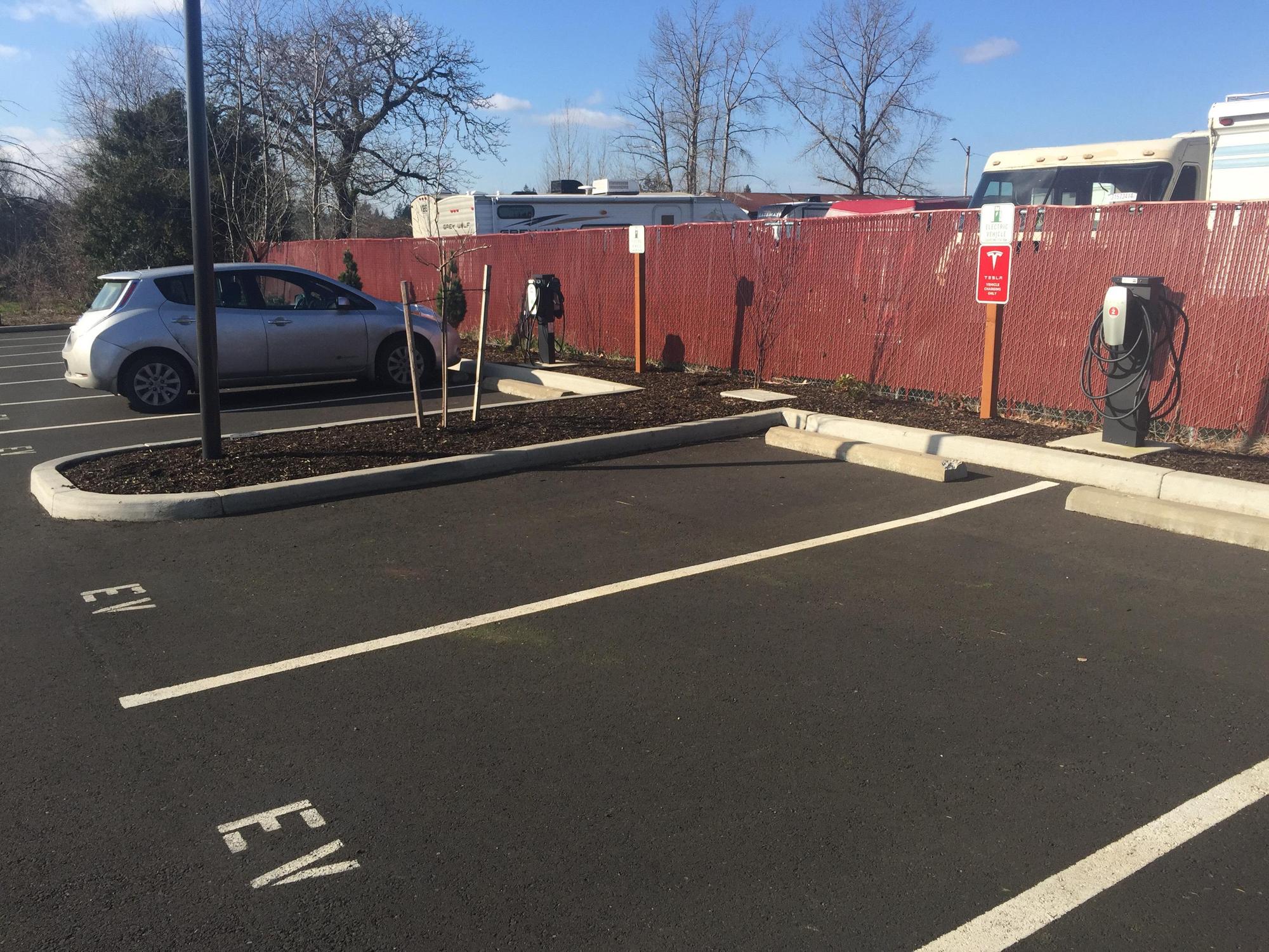 Estacada Public Library Estacada, OR EV Station