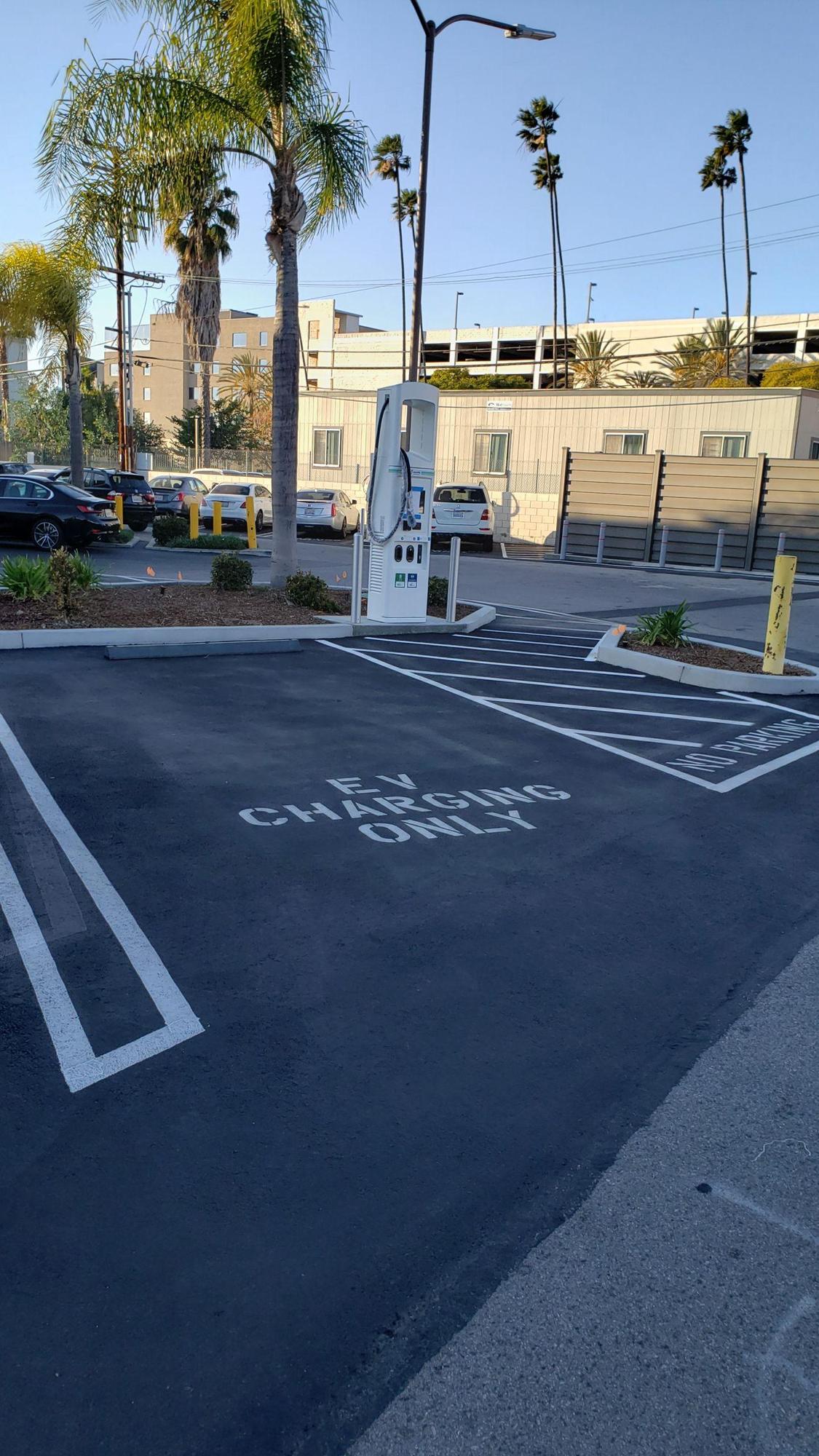 Bank of America Glendale, CA EV Station