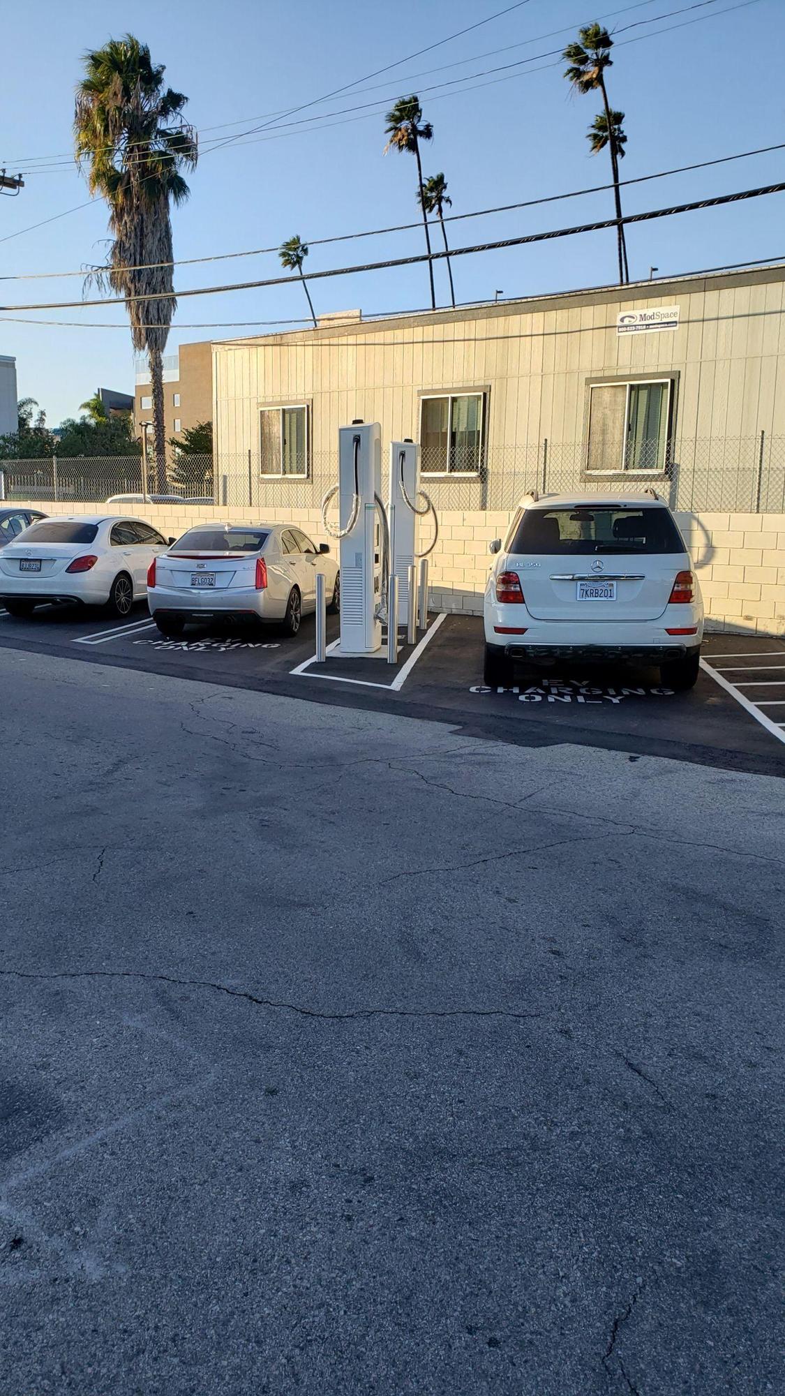 Bank of America Glendale, CA EV Station